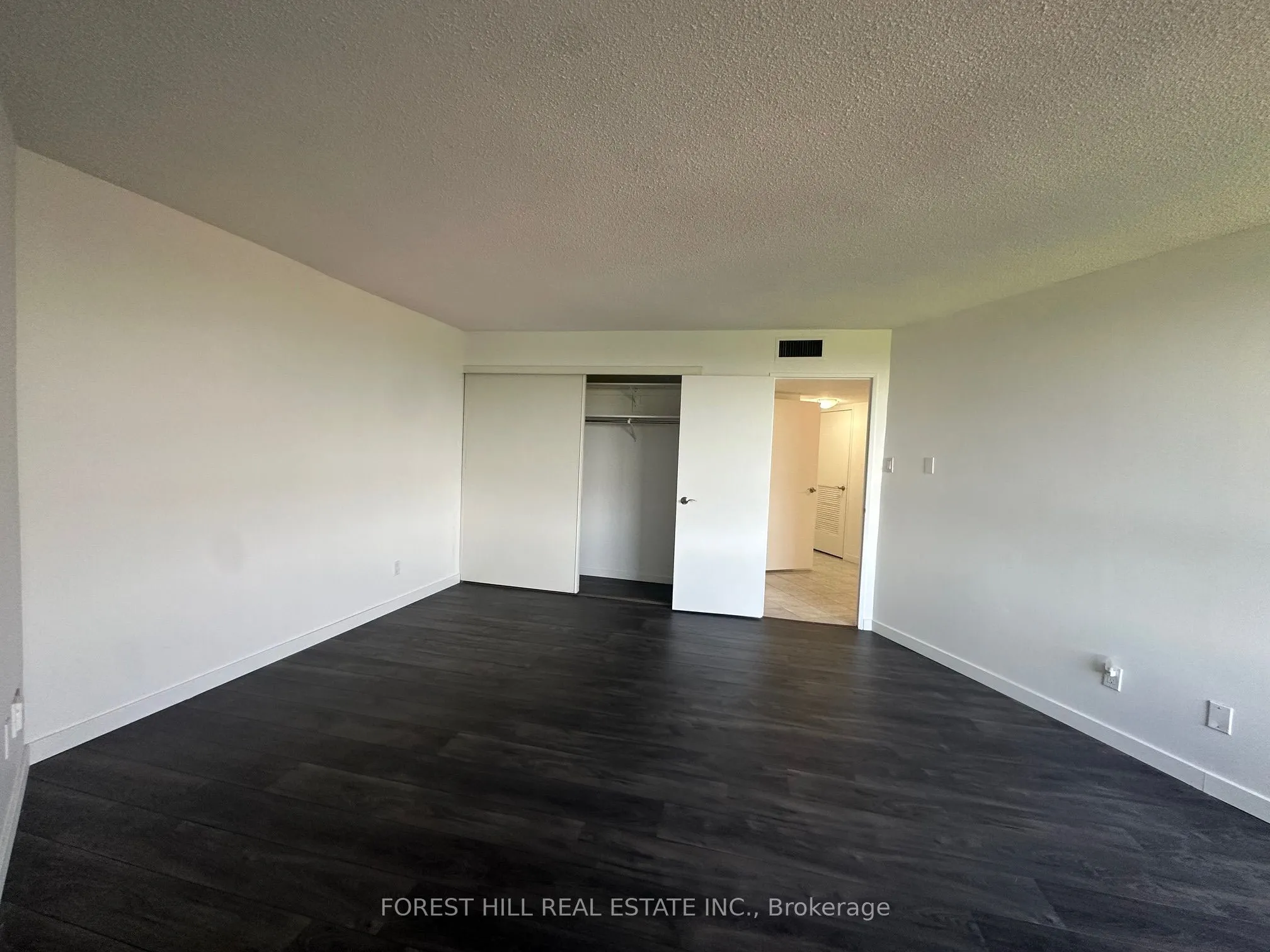 1300 Bloor Street, #905