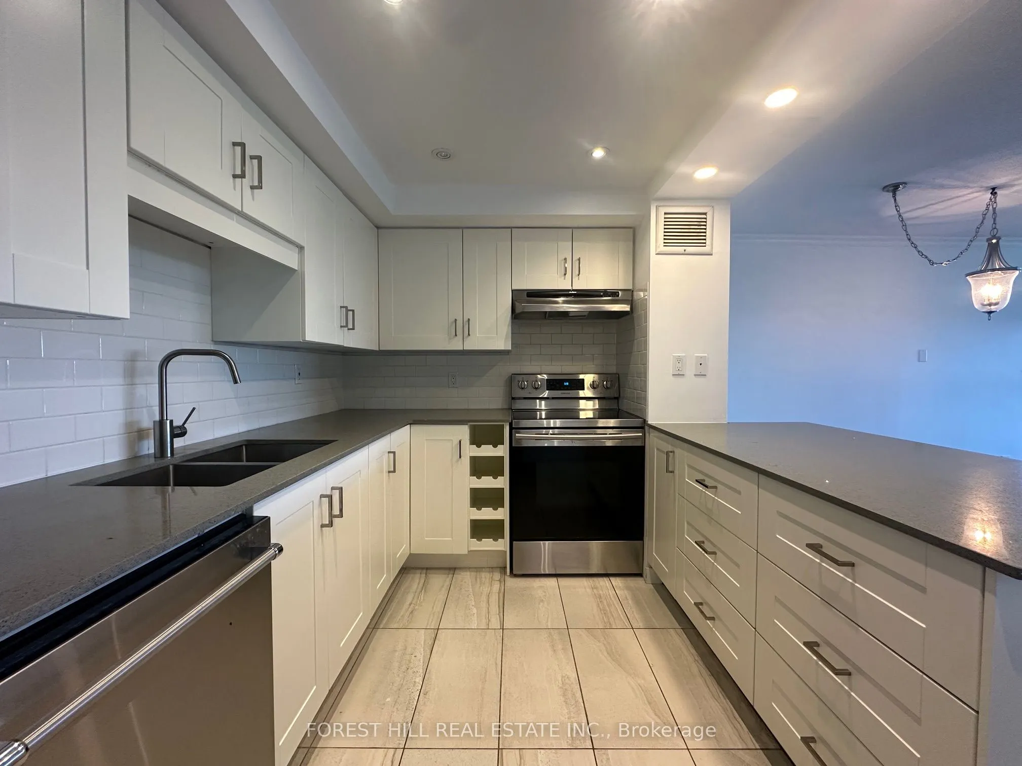1300 Bloor Street, #905