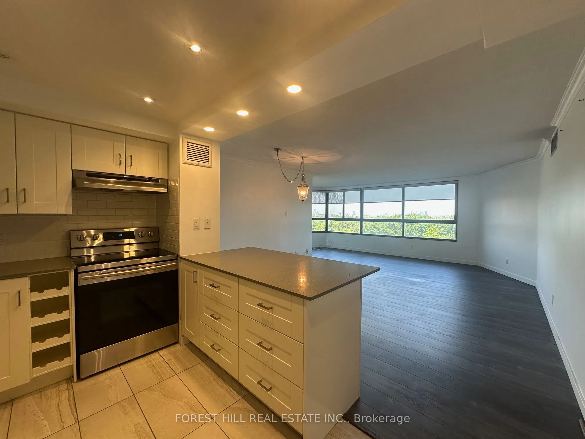 1300 Bloor Street, #905
