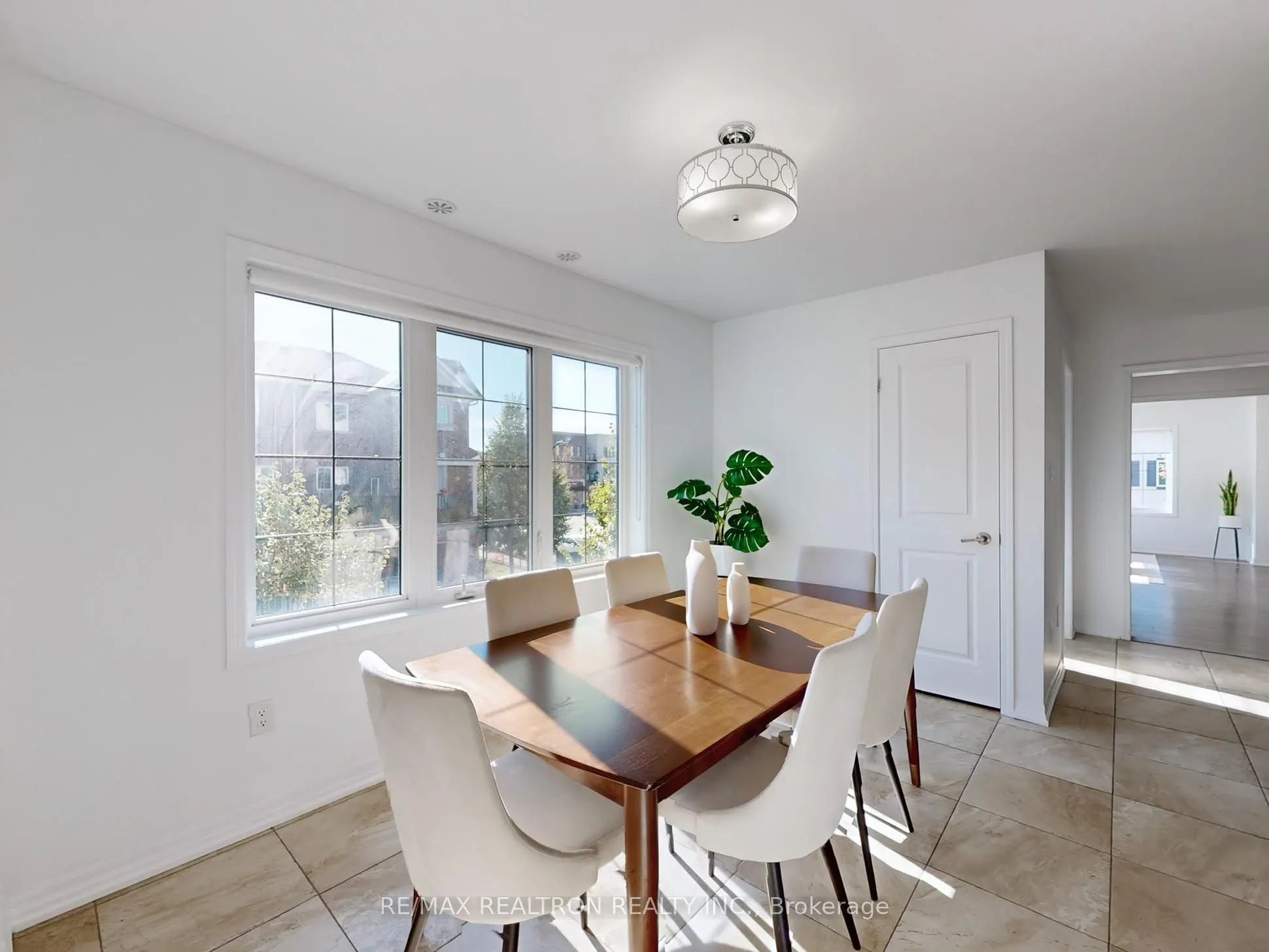 370 Timberland Gate