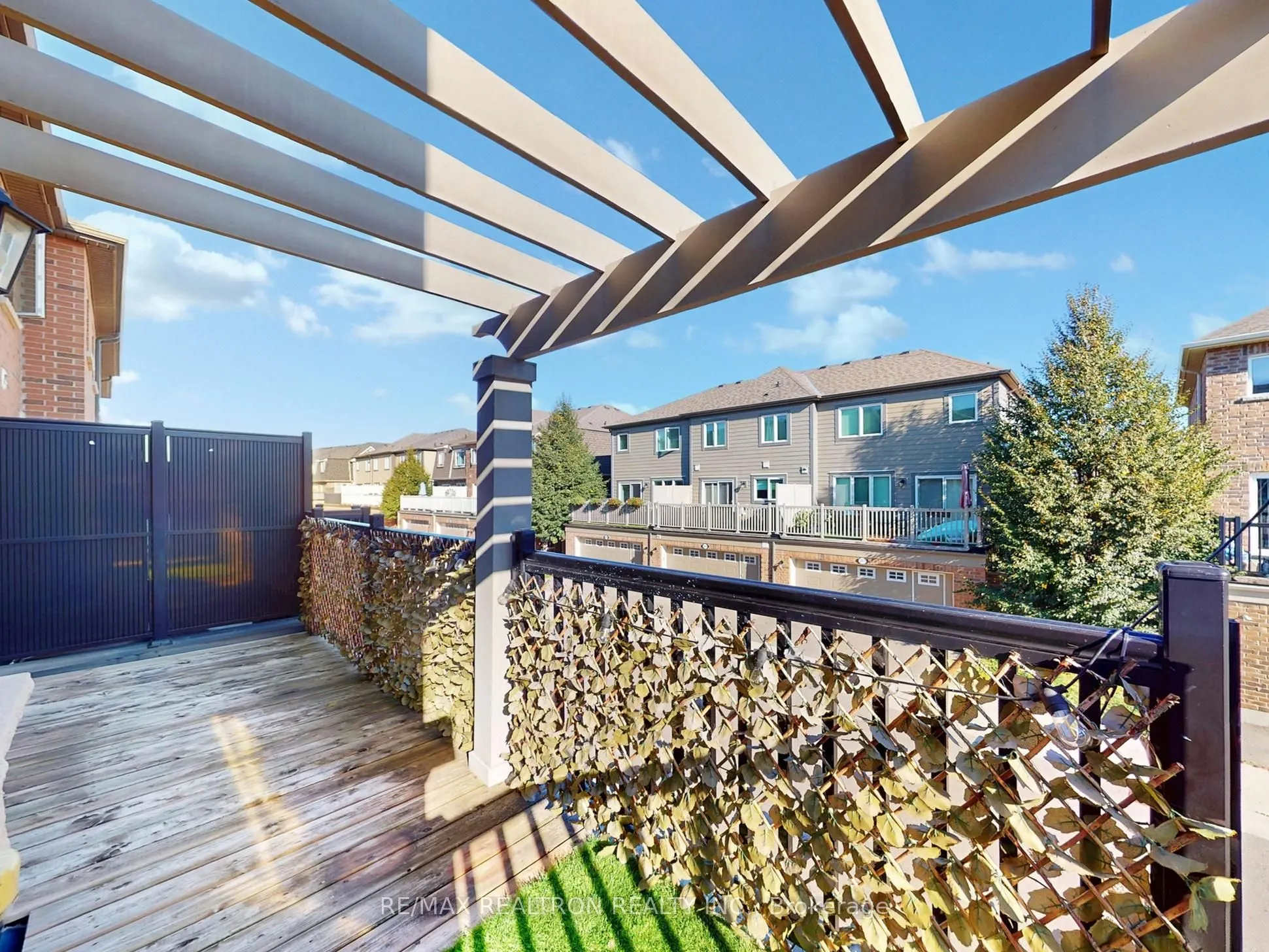 370 Timberland Gate