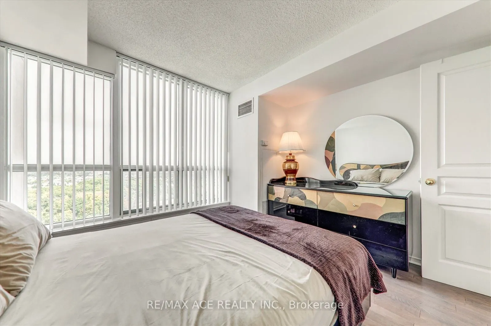 2545 Erin Centre Boulevard #1803