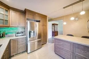 21 Lakeland Drive