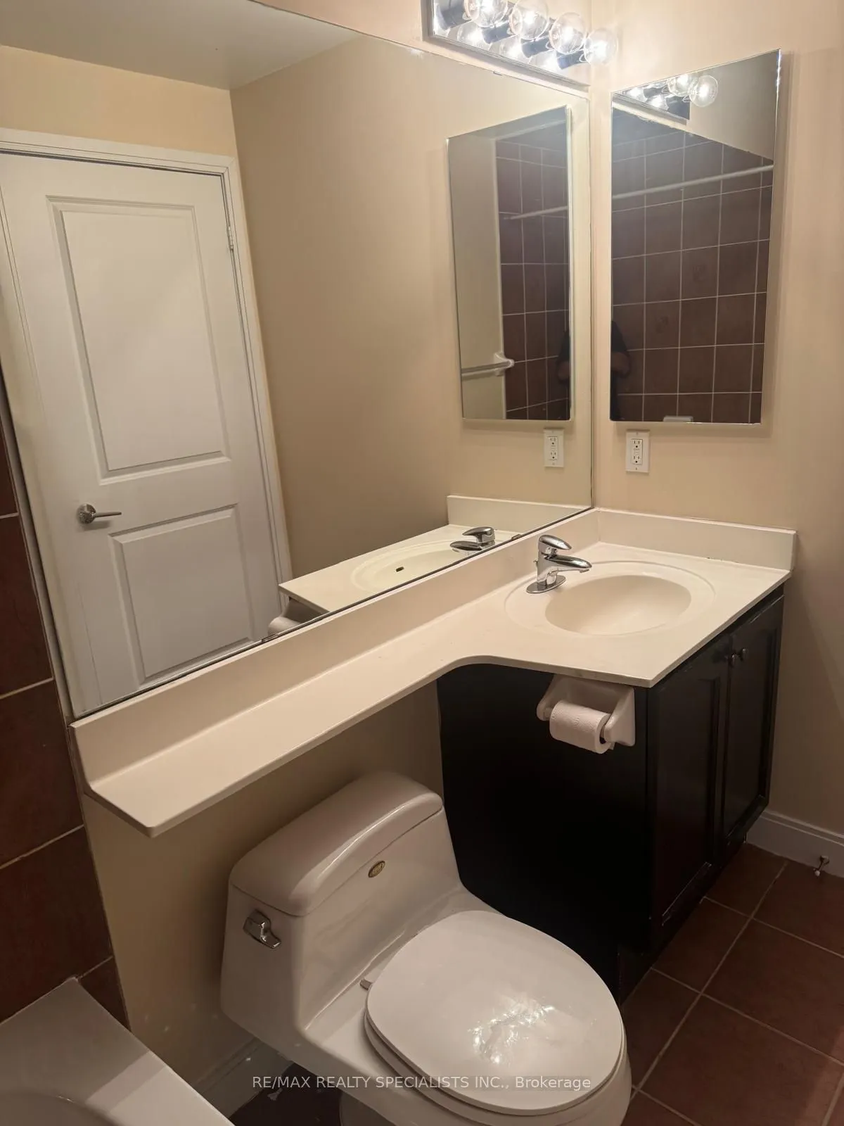 80 Absolute Avenue, #1605