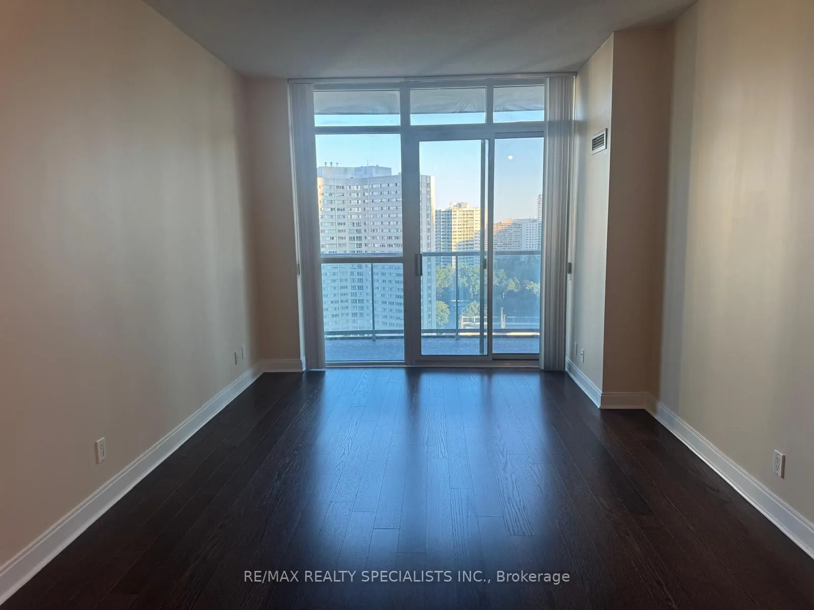 80 Absolute Avenue, #1605