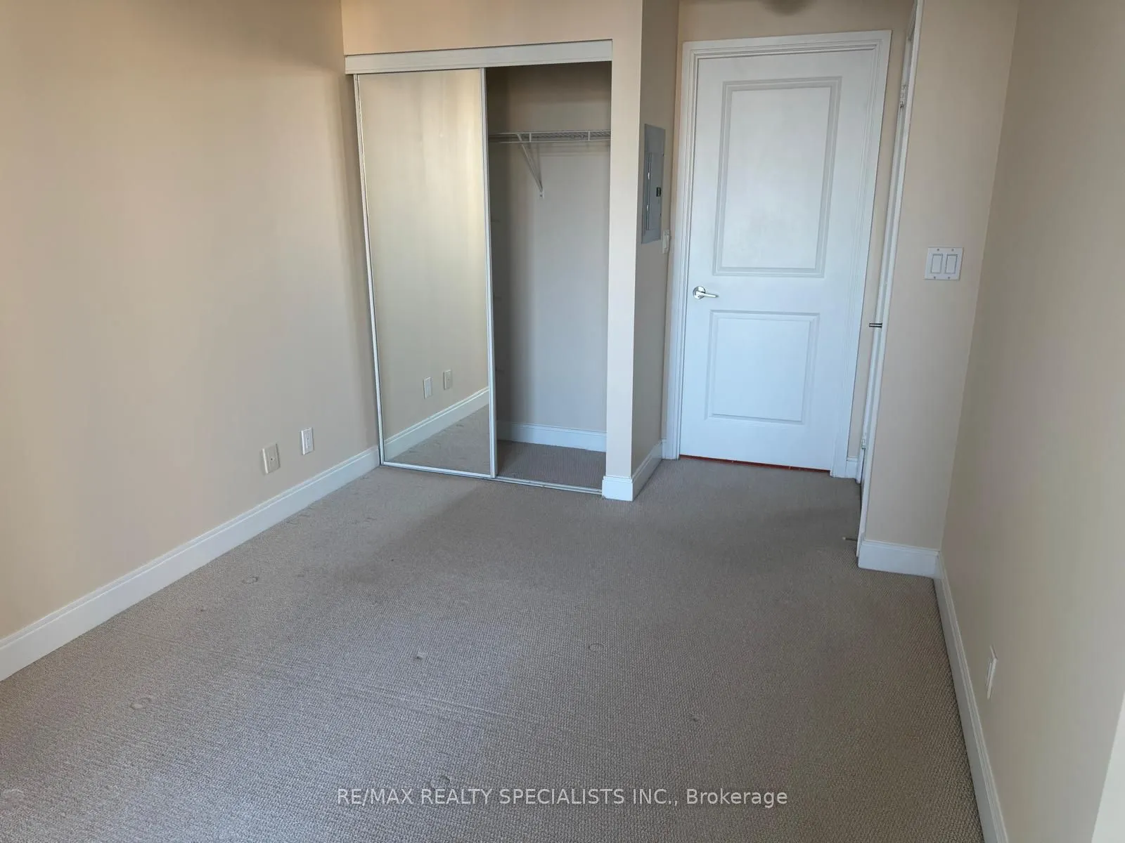 80 Absolute Avenue, #1605
