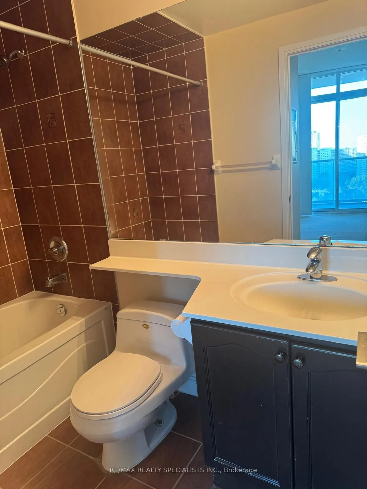 80 Absolute Avenue, #1605