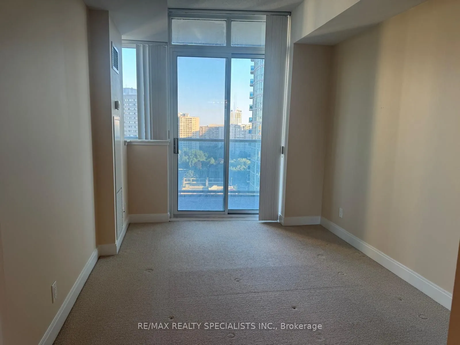 80 Absolute Avenue, #1605