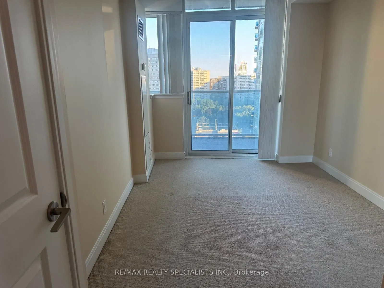 80 Absolute Avenue, #1605