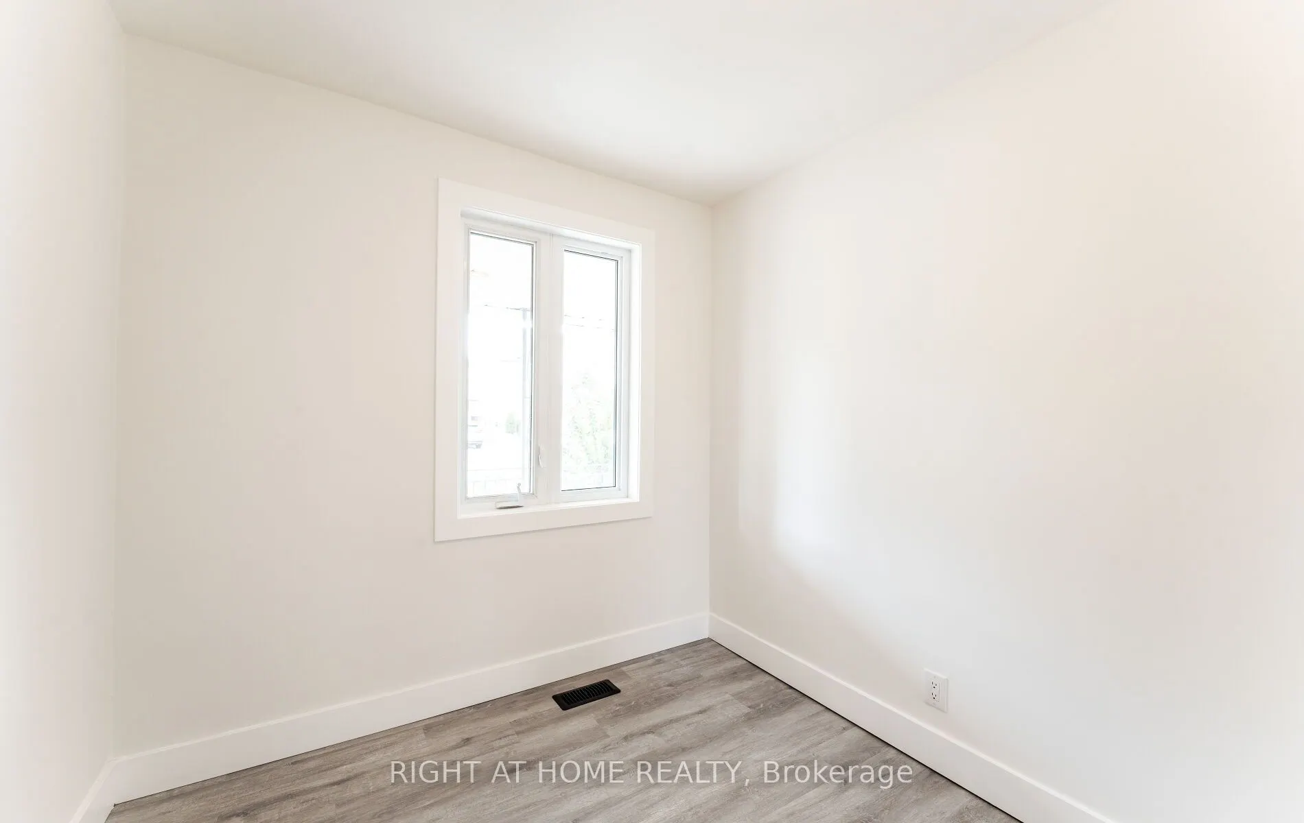 22 Pleasant Home Boulevard