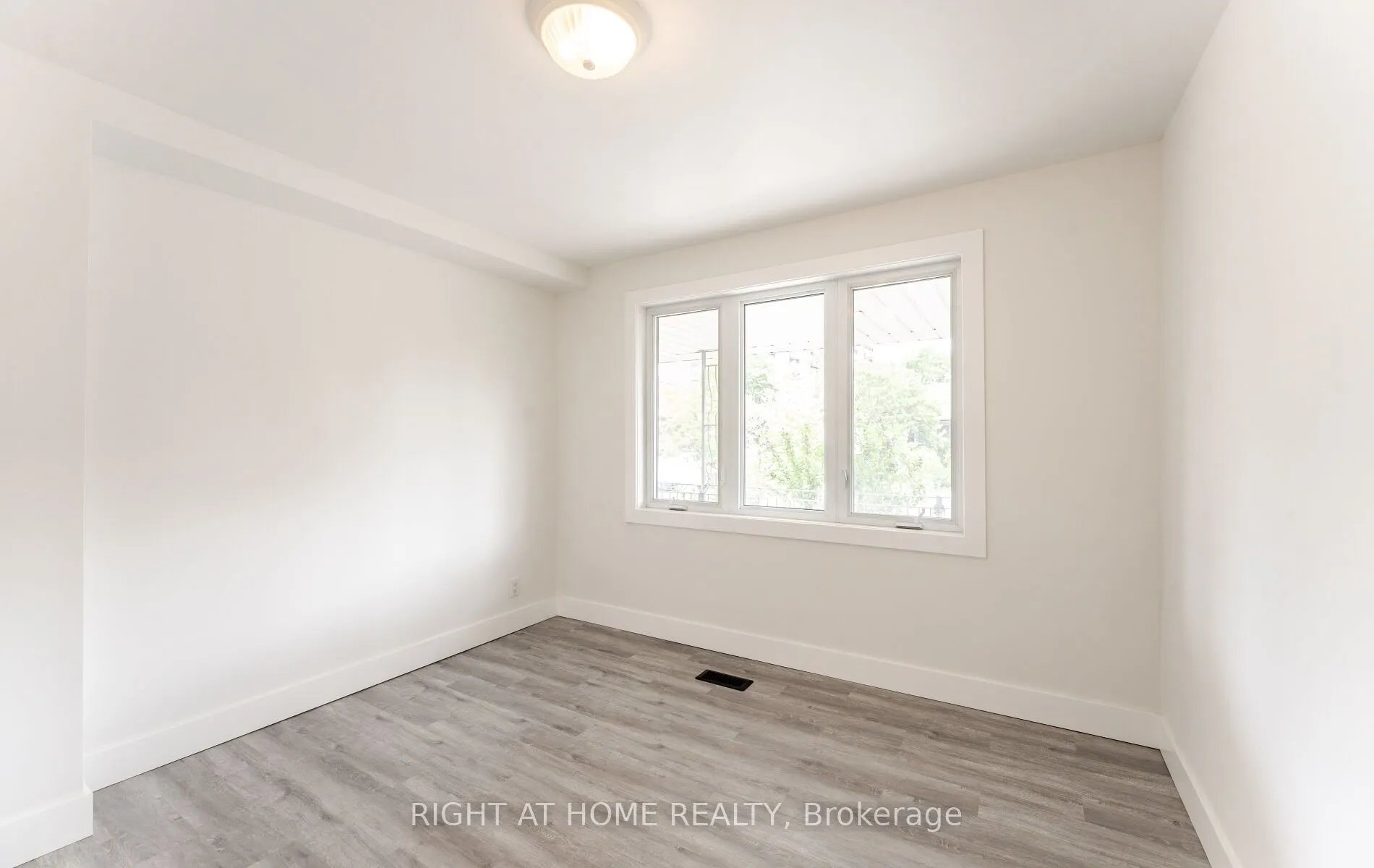 22 Pleasant Home Boulevard
