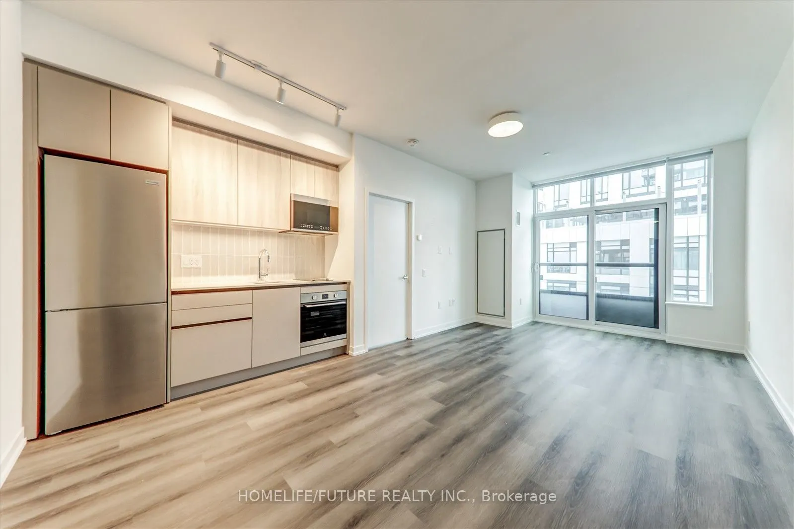 2485 Eglinton Avenue, ## 704