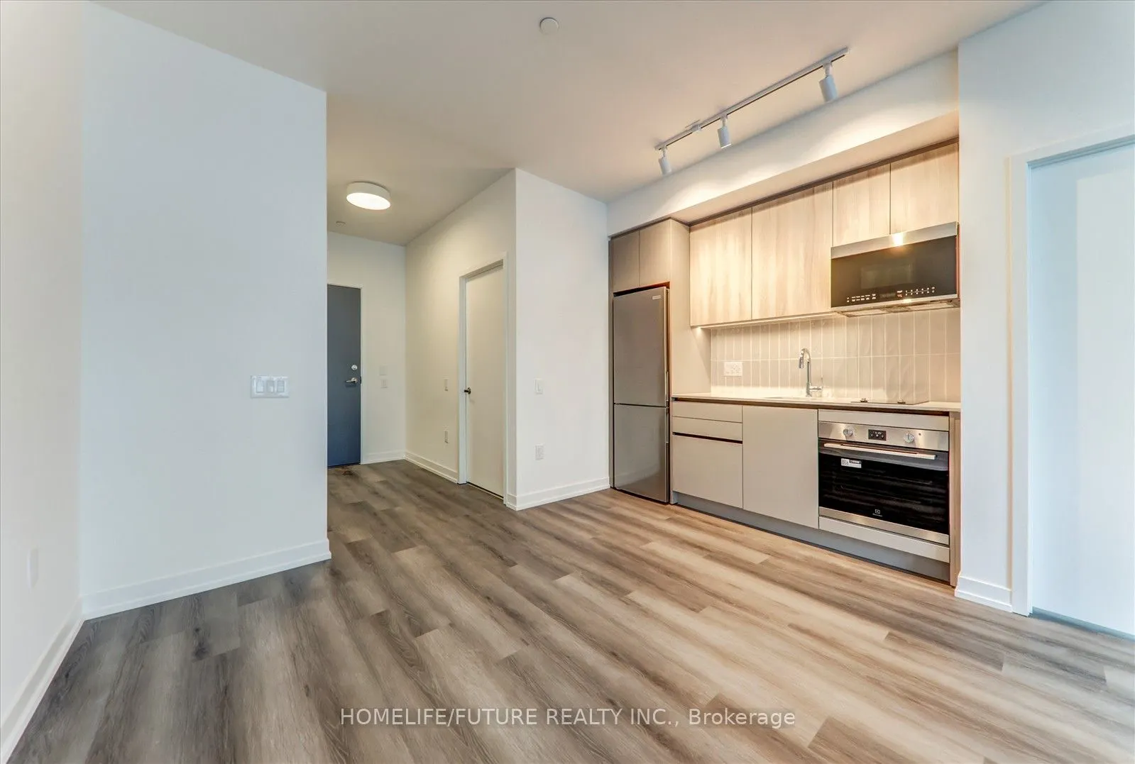 2485 Eglinton Avenue, ## 704