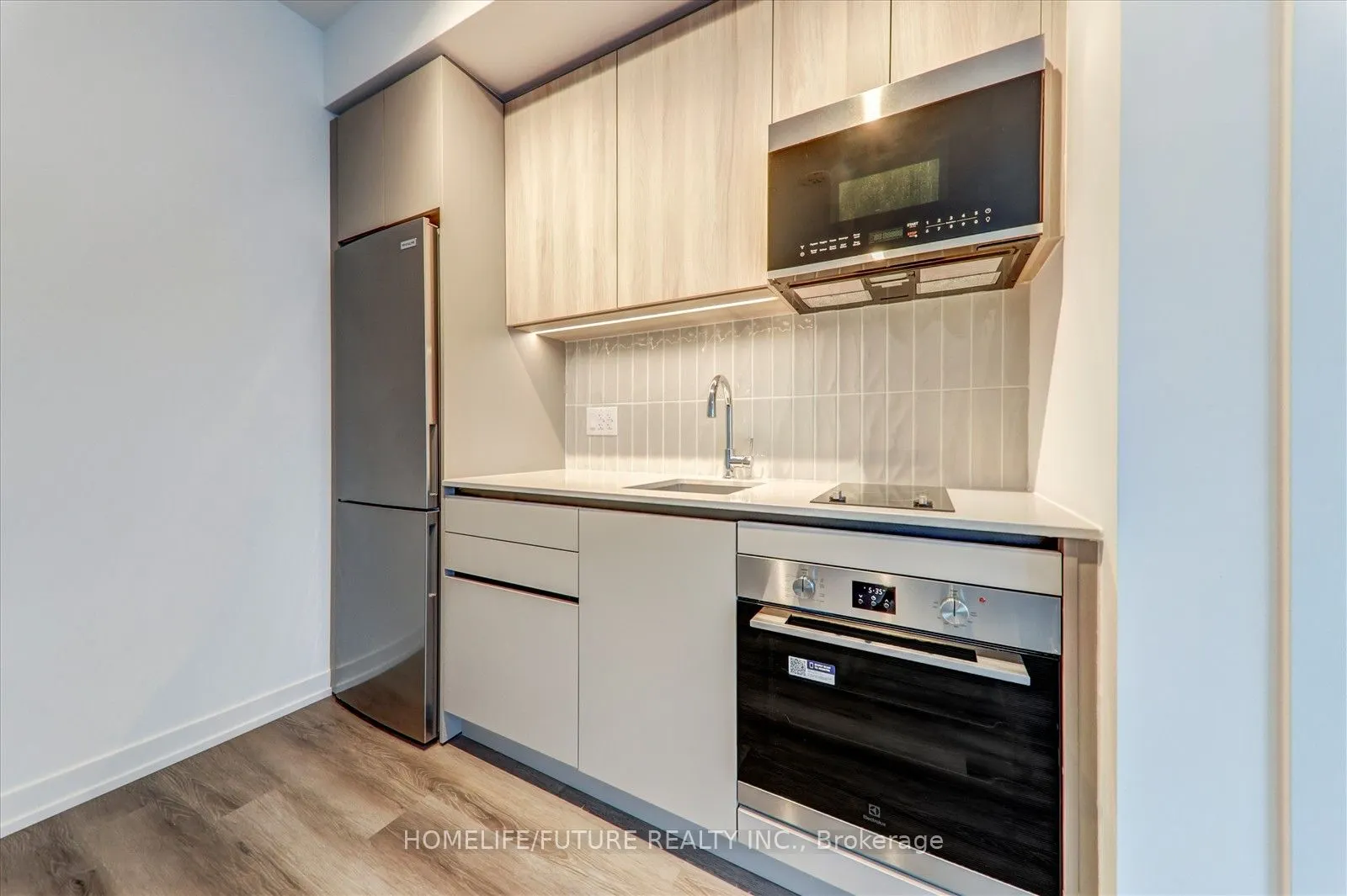 2485 Eglinton Avenue, ## 704