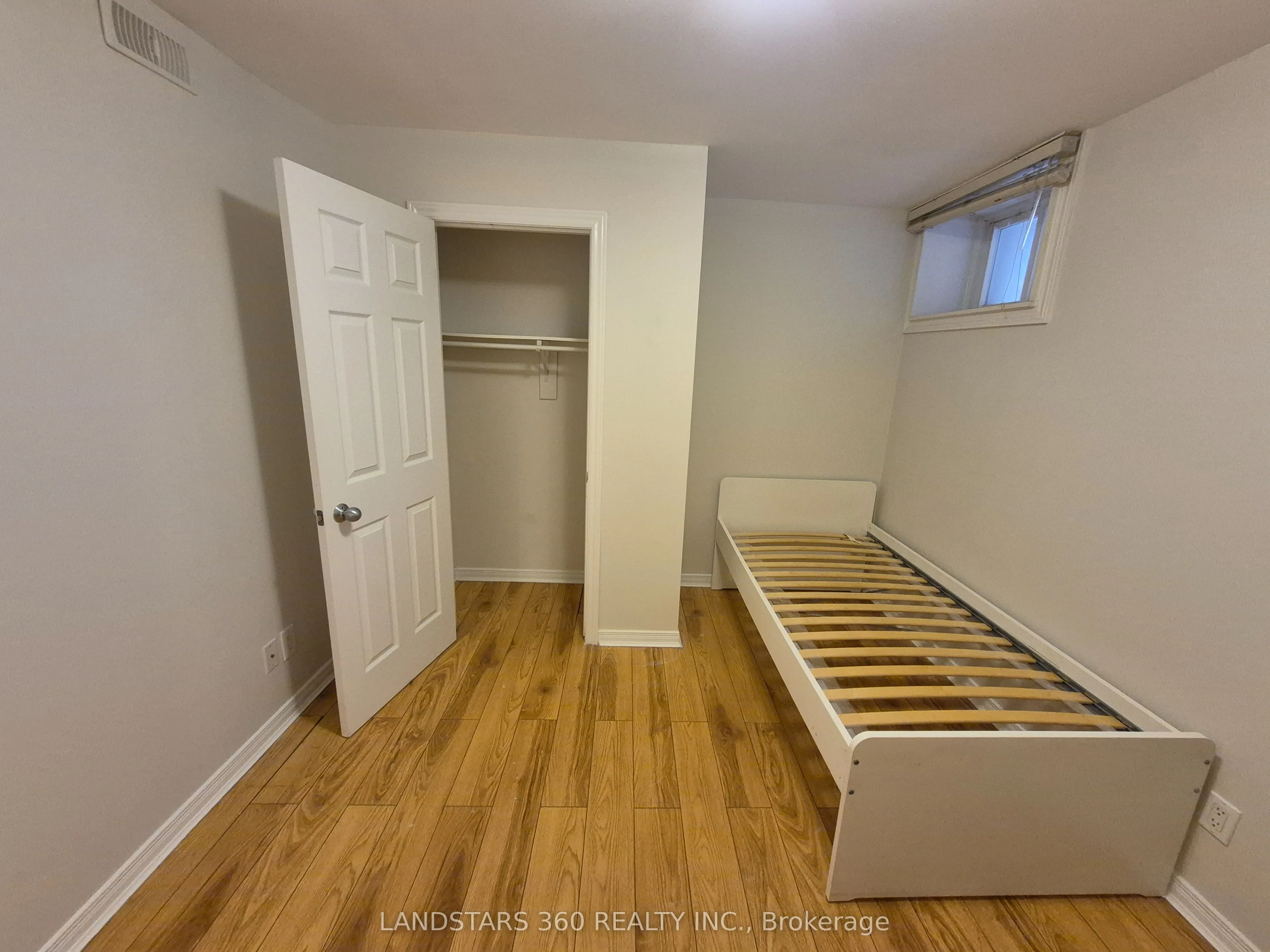 49 Boon Avenue, #Lower