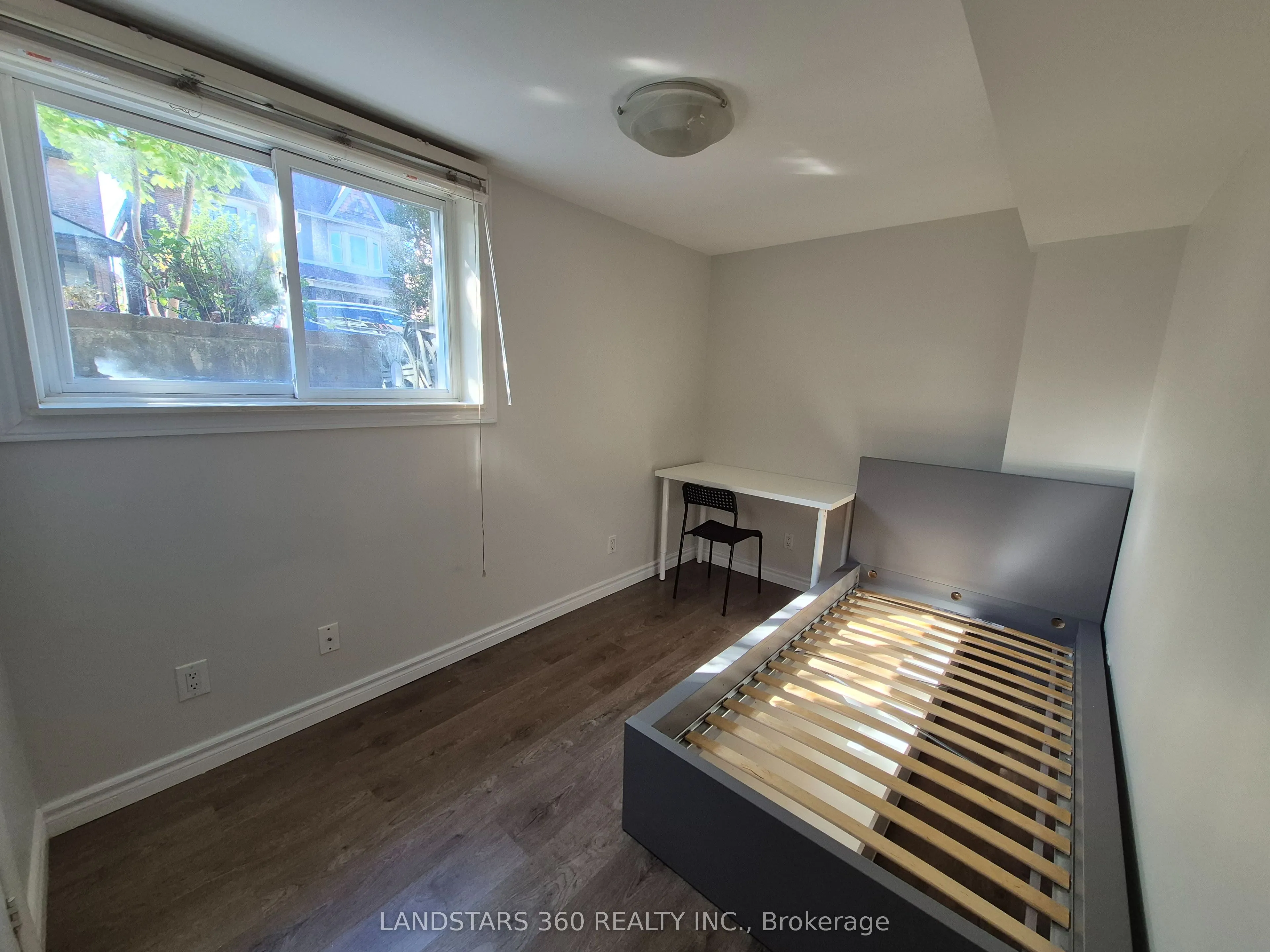 49 Boon Avenue, #Lower