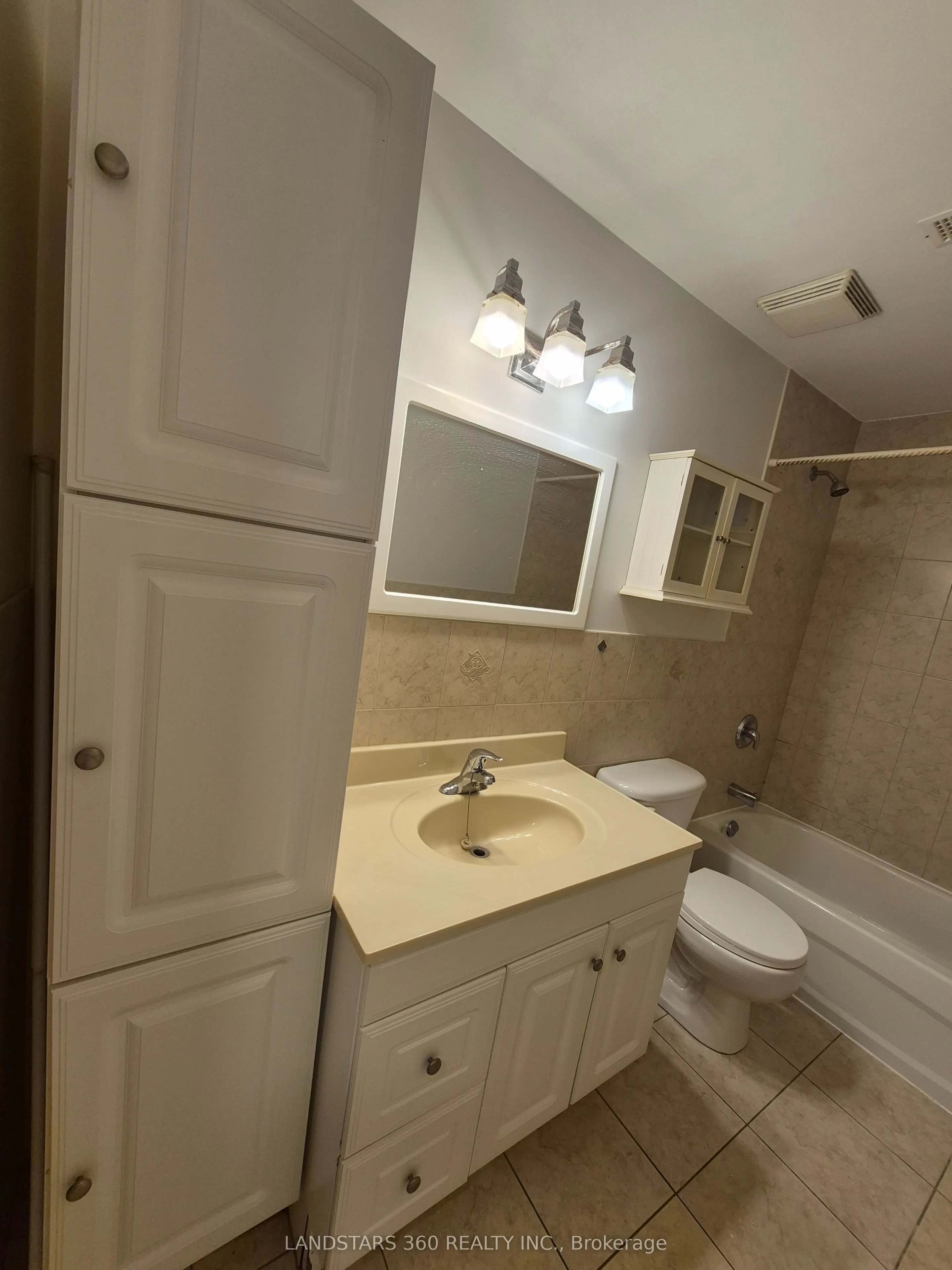 49 Boon Avenue, #Lower