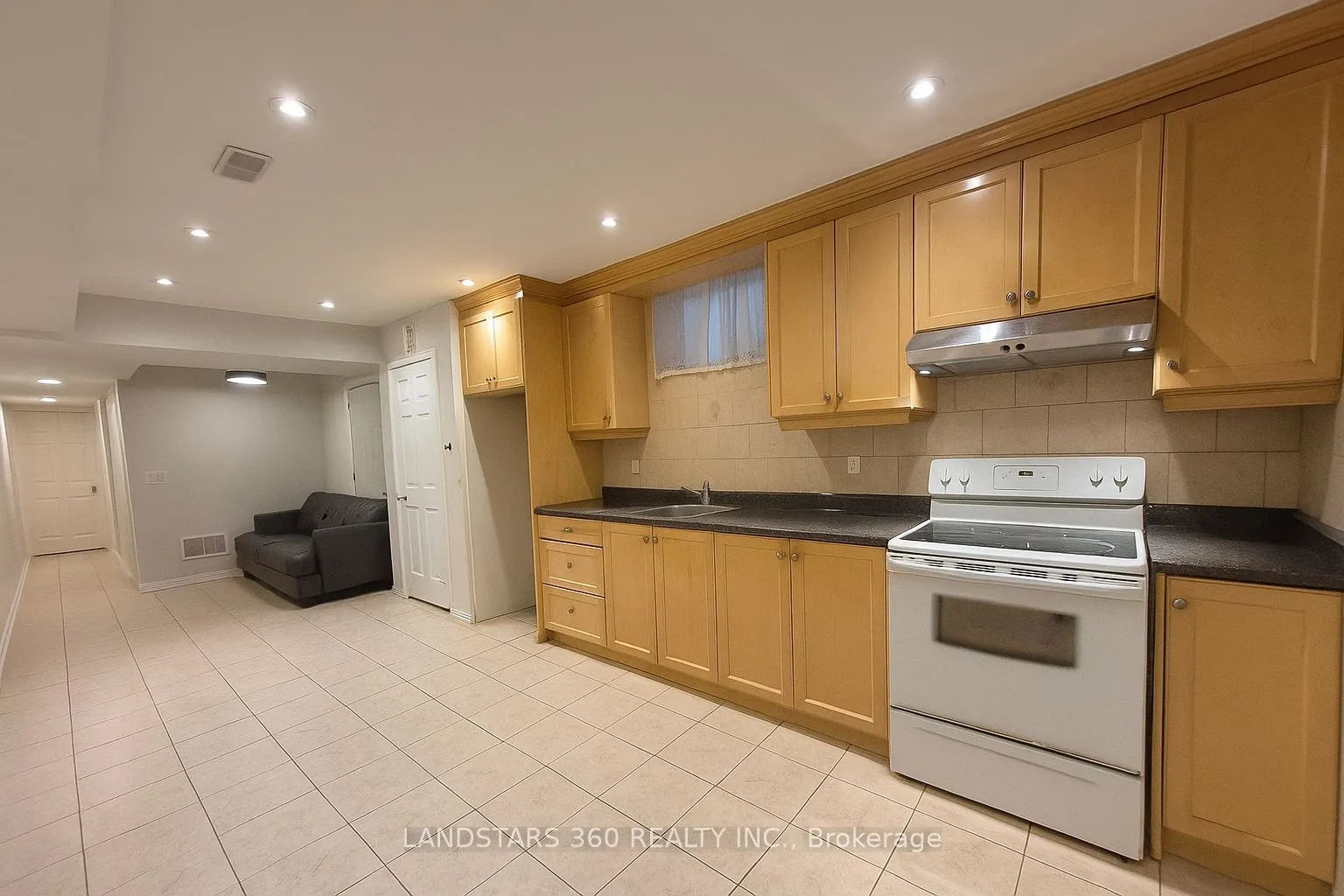 49 Boon Avenue, #Lower