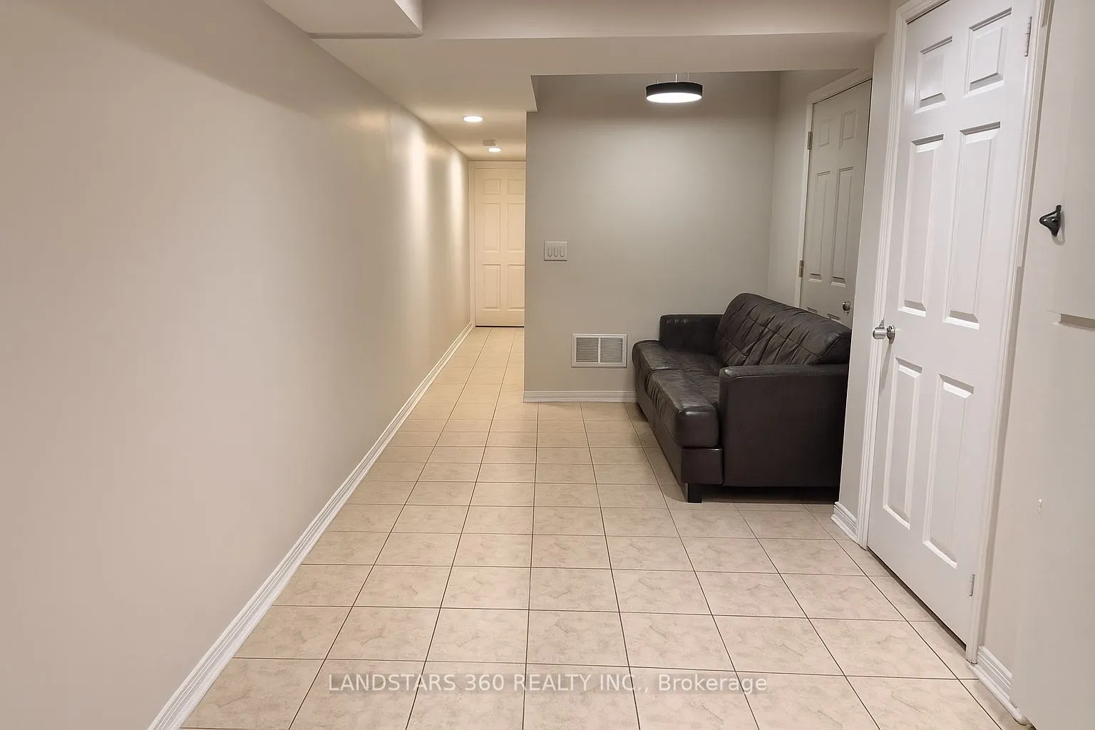 49 Boon Avenue, #Lower