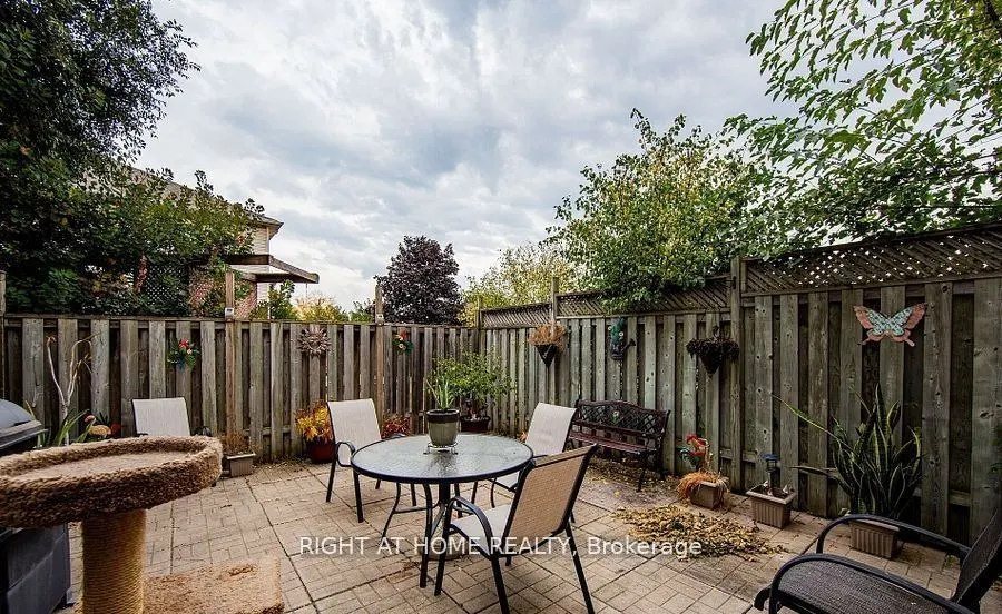 4372 Fairview Street