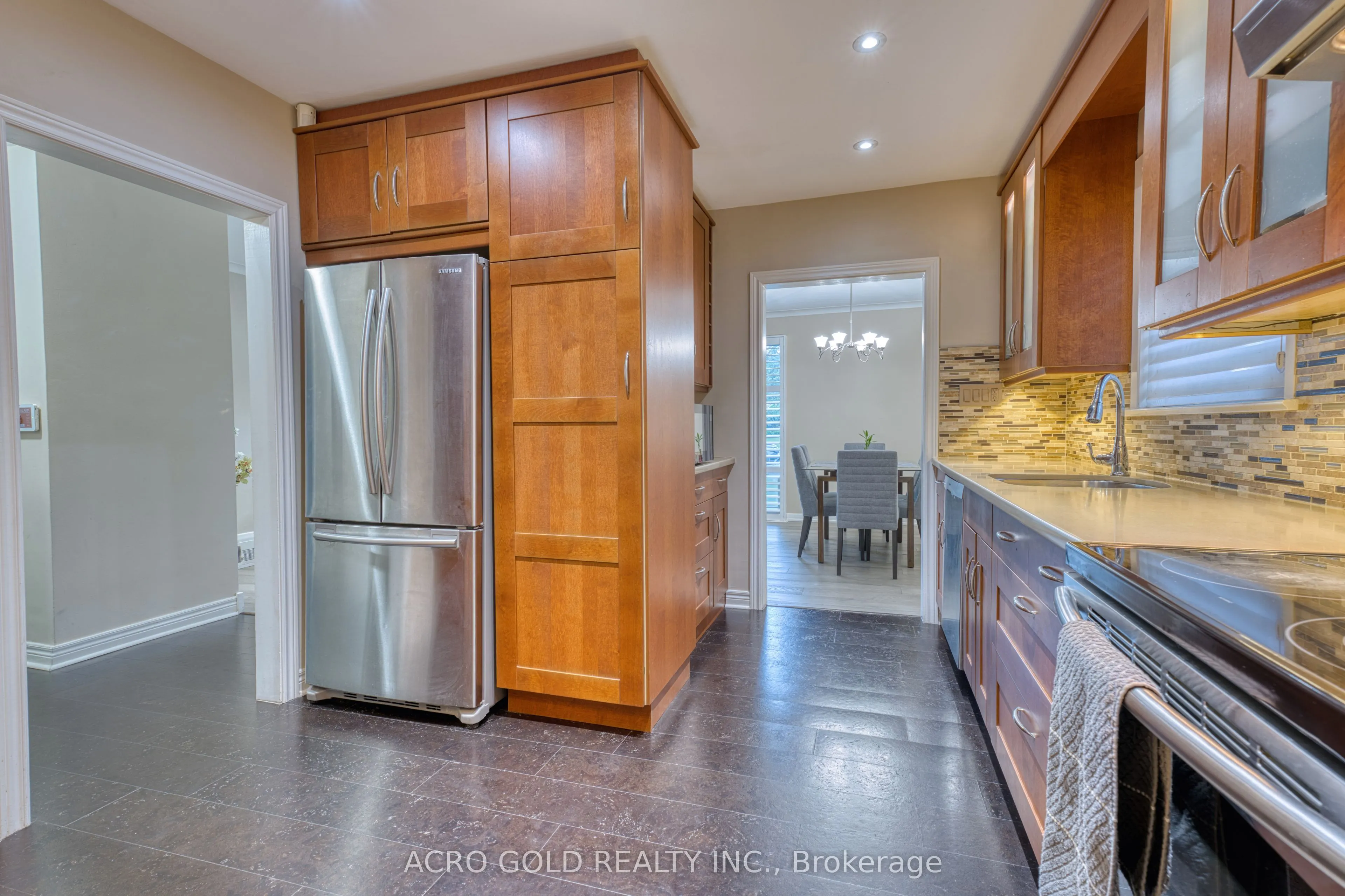 10 Kennebec Crescent