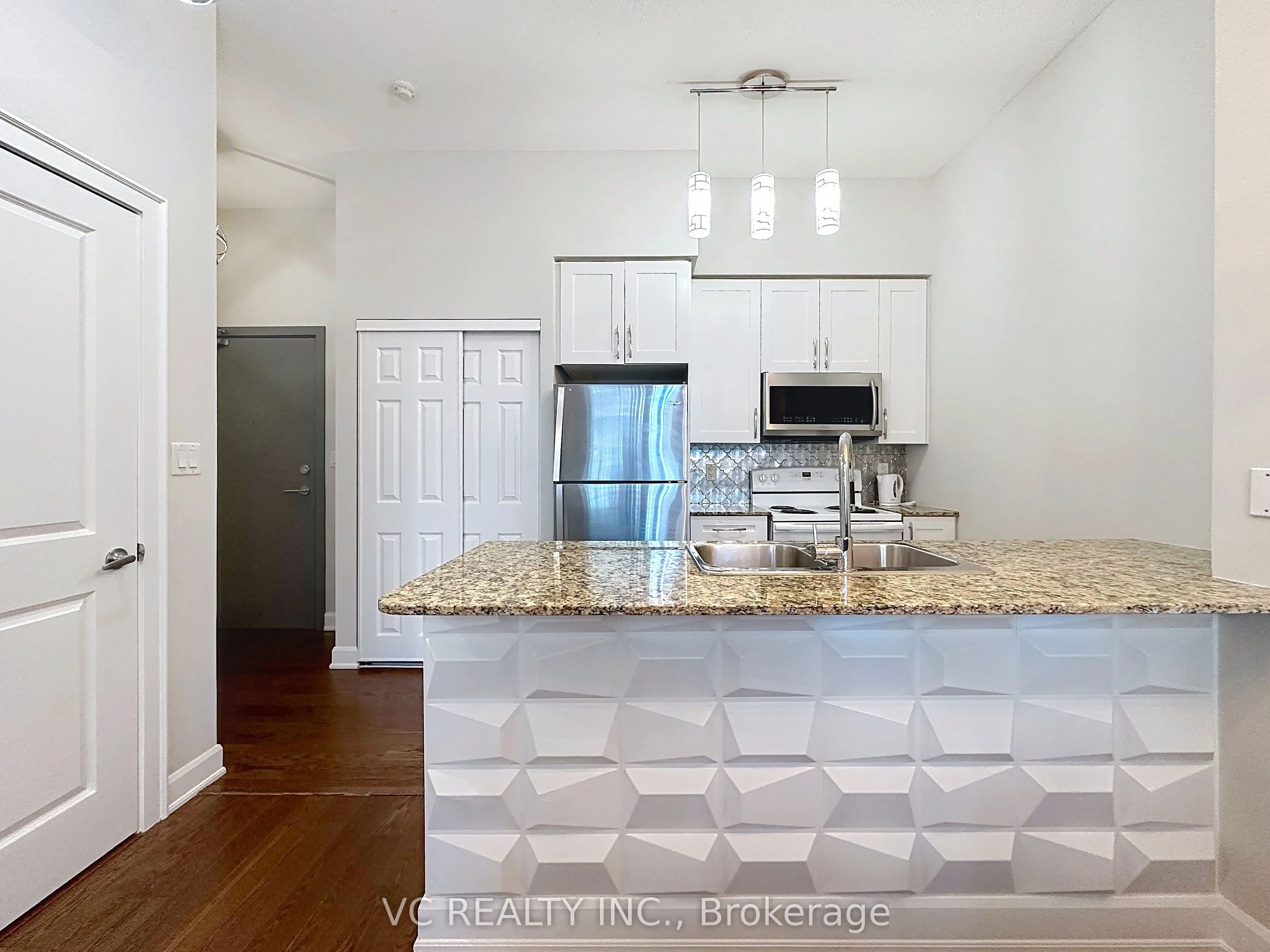 4070 Confederation Parkway E, #301