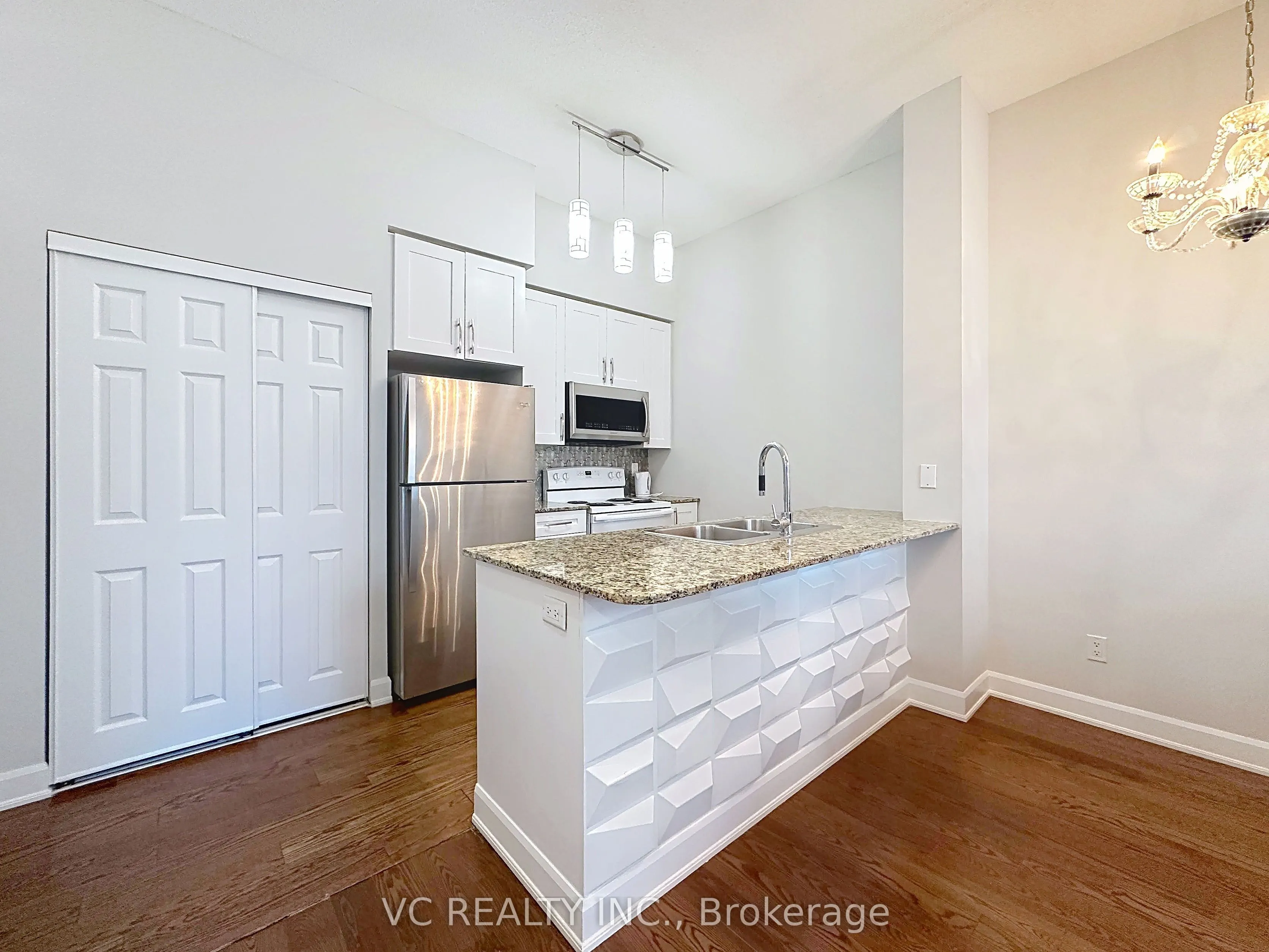 4070 Confederation Parkway E, #301