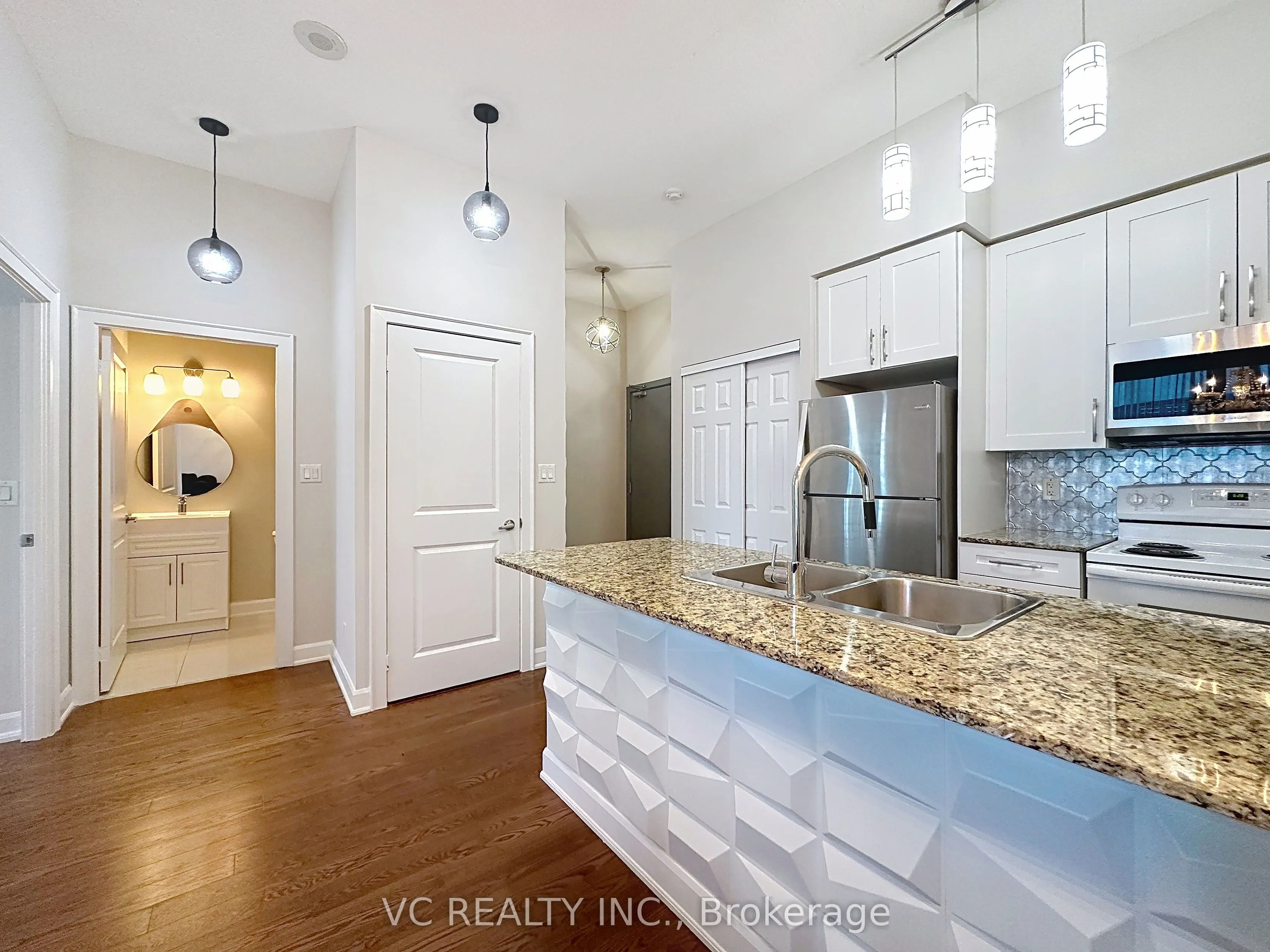 4070 Confederation Parkway E, #301