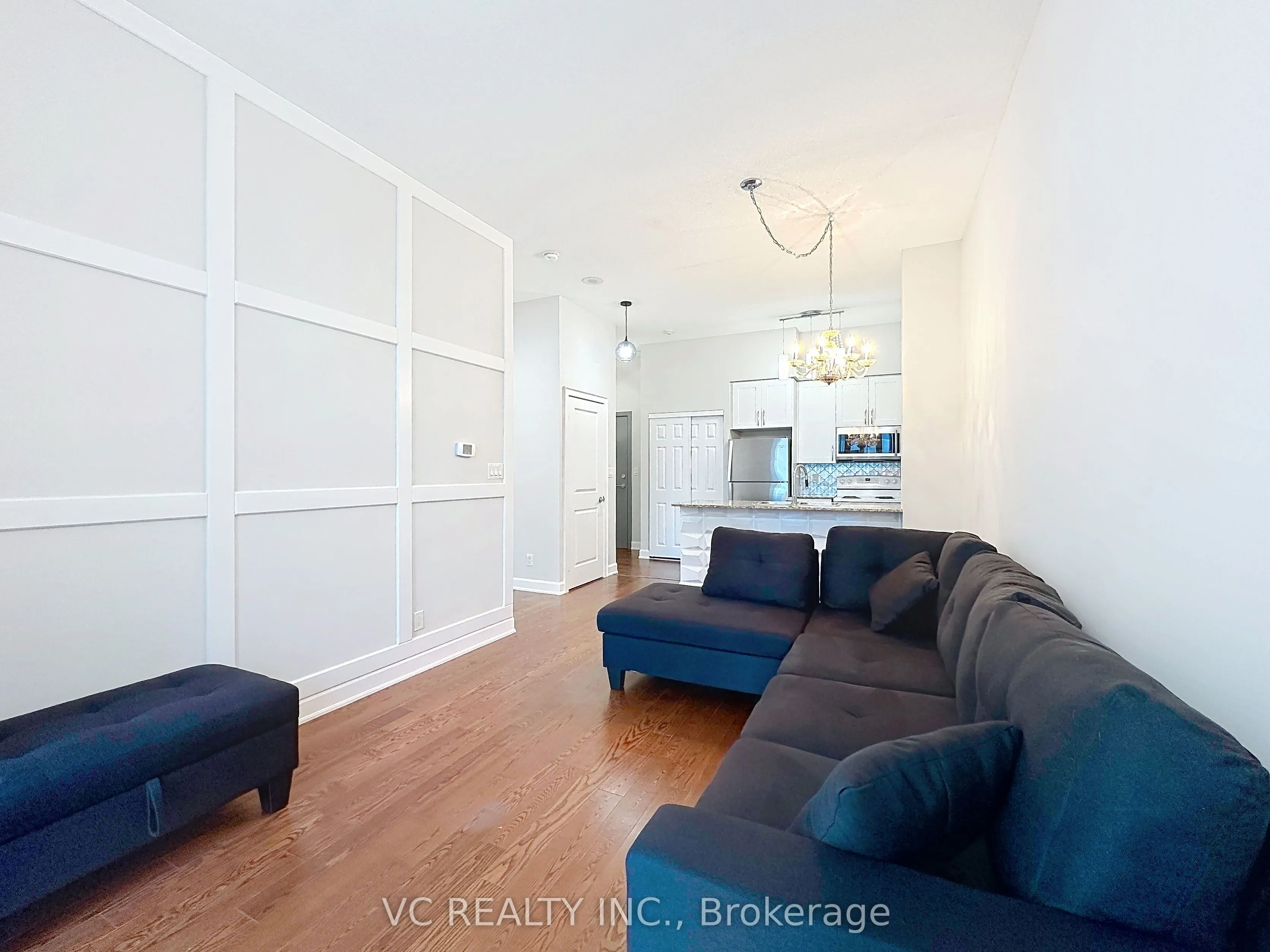 4070 Confederation Parkway E, #301