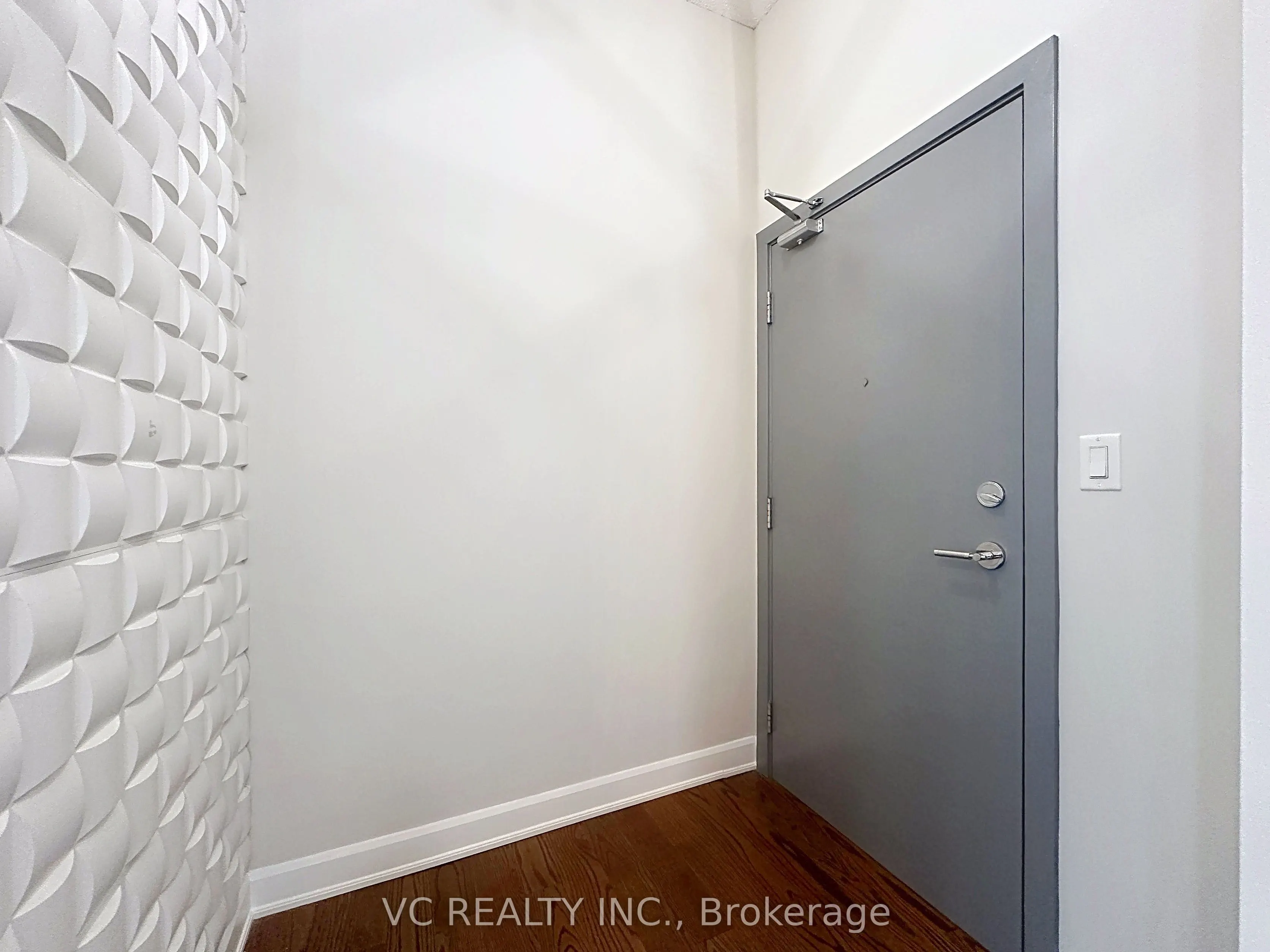 4070 Confederation Parkway E, #301