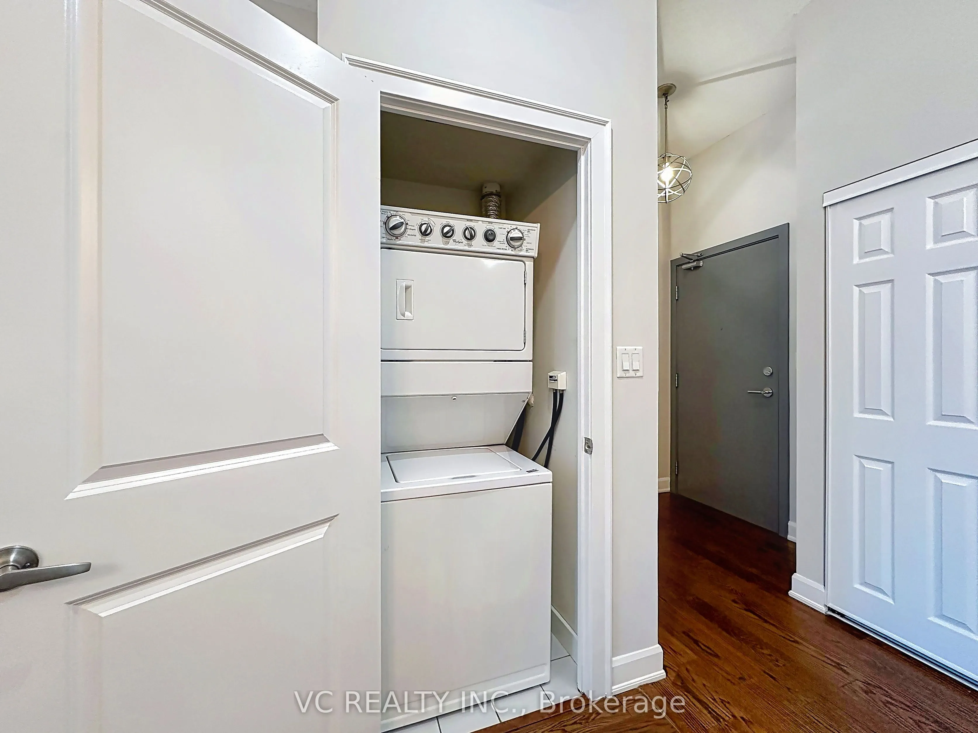 4070 Confederation Parkway E, #301