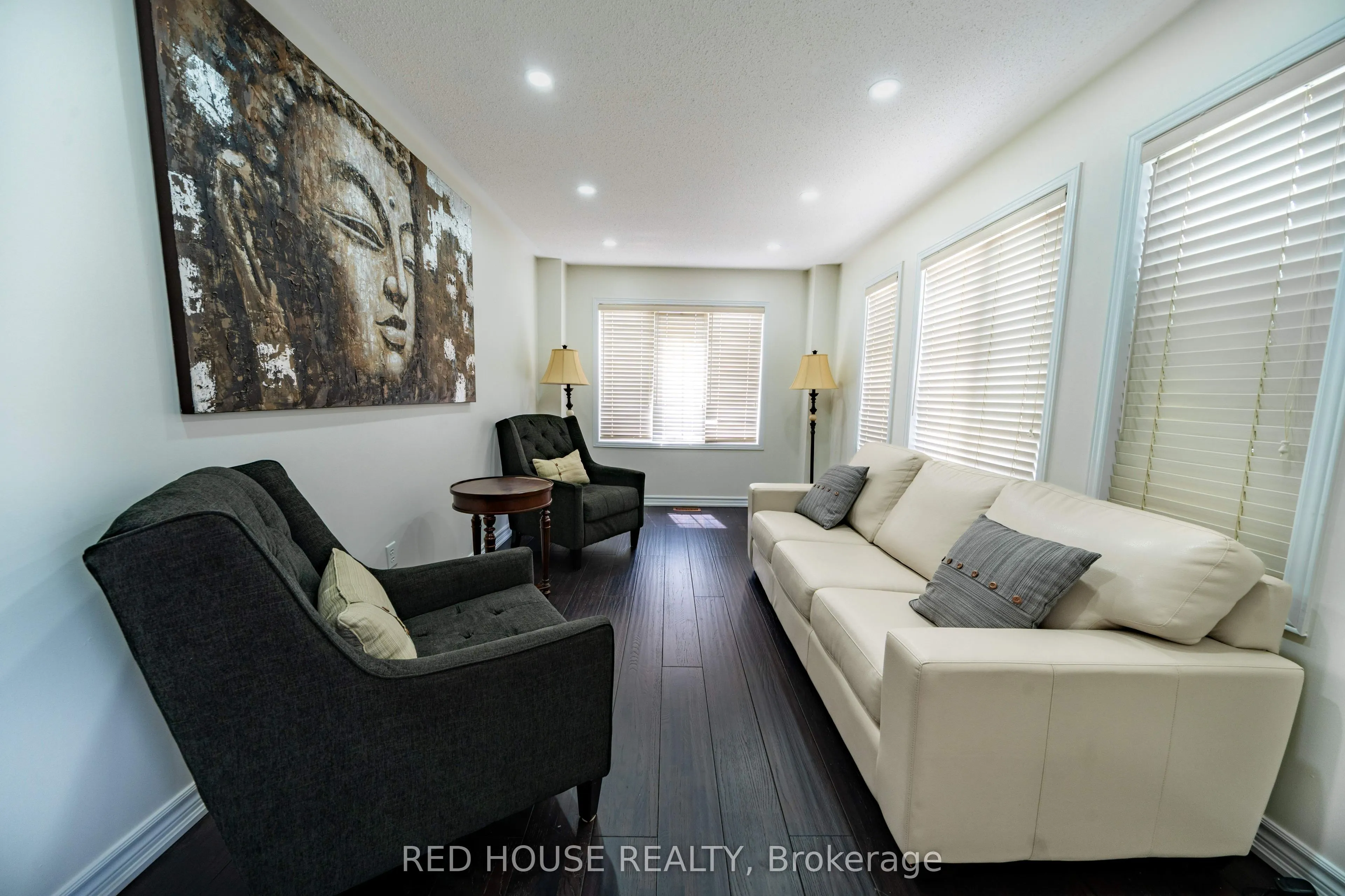 78 Passfield Trail