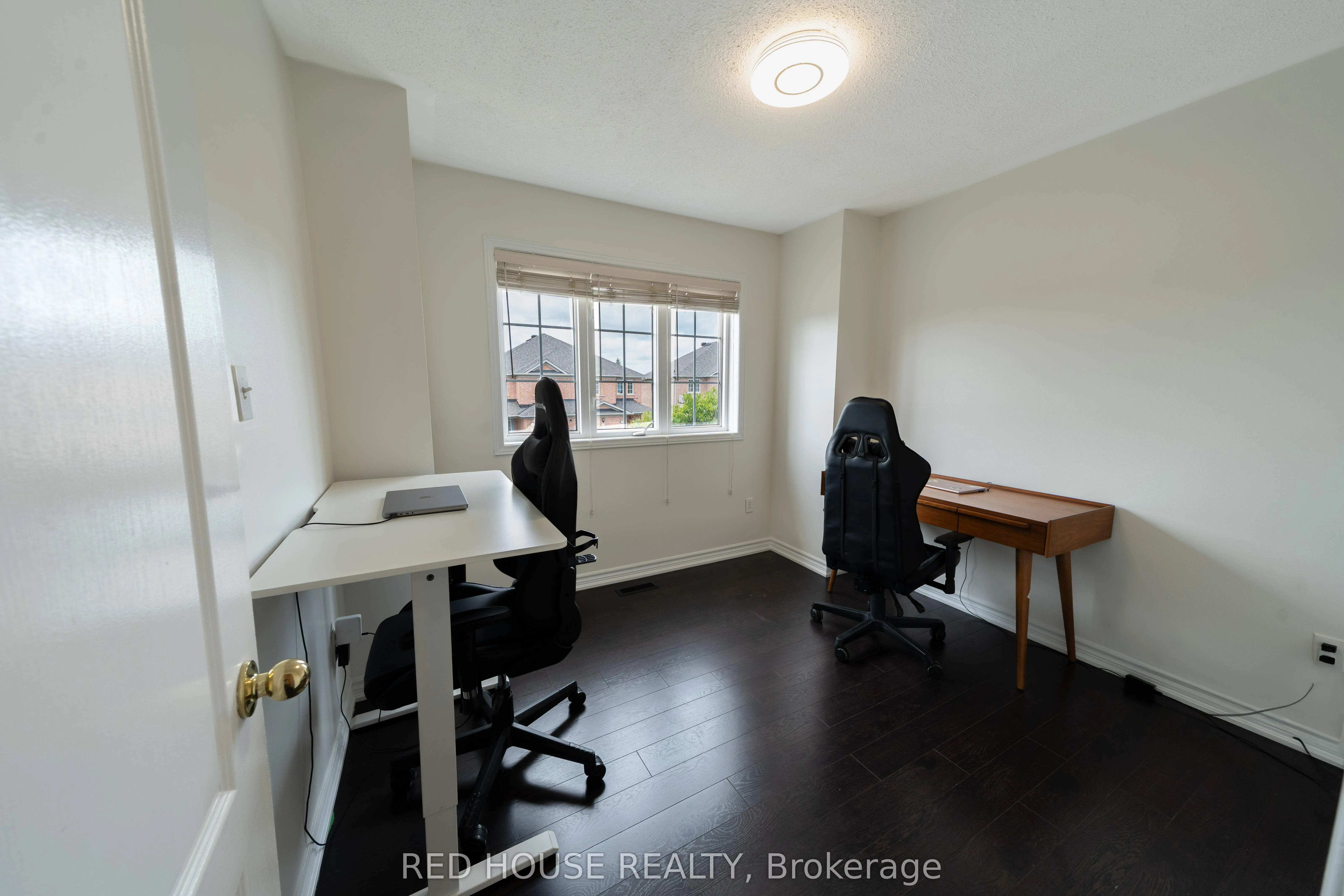 78 Passfield Trail