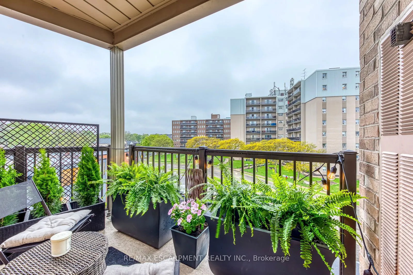 70 Stewart Street, #401