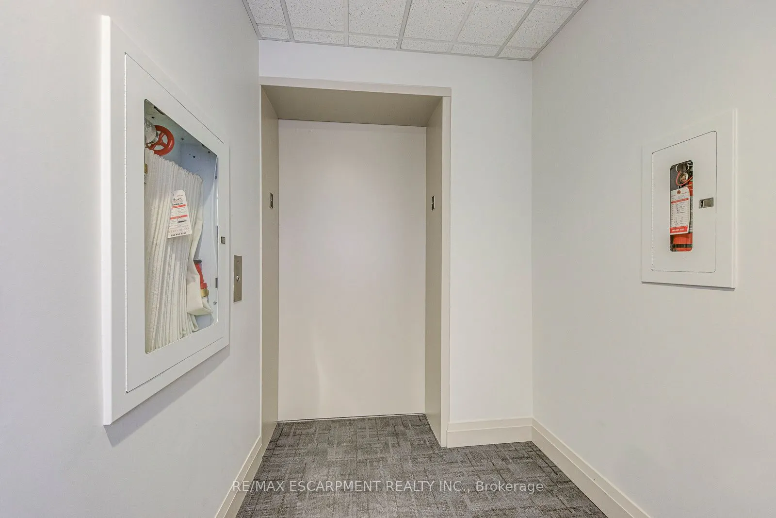 70 Stewart Street, #401