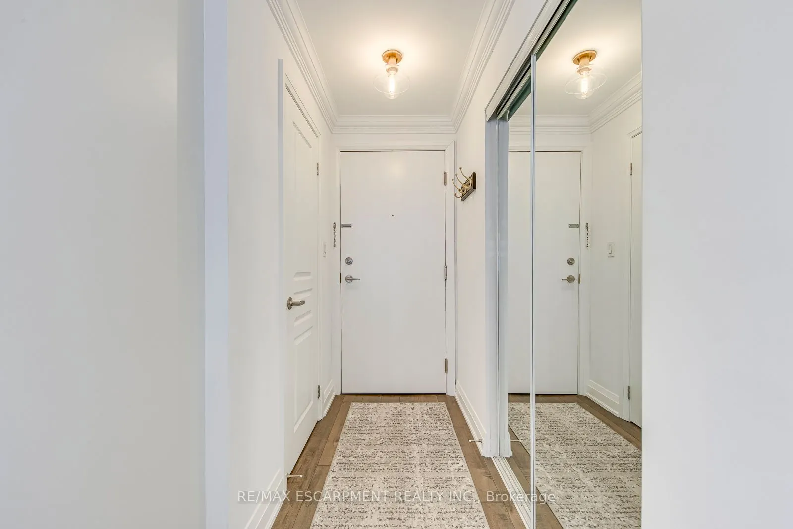 70 Stewart Street, #401