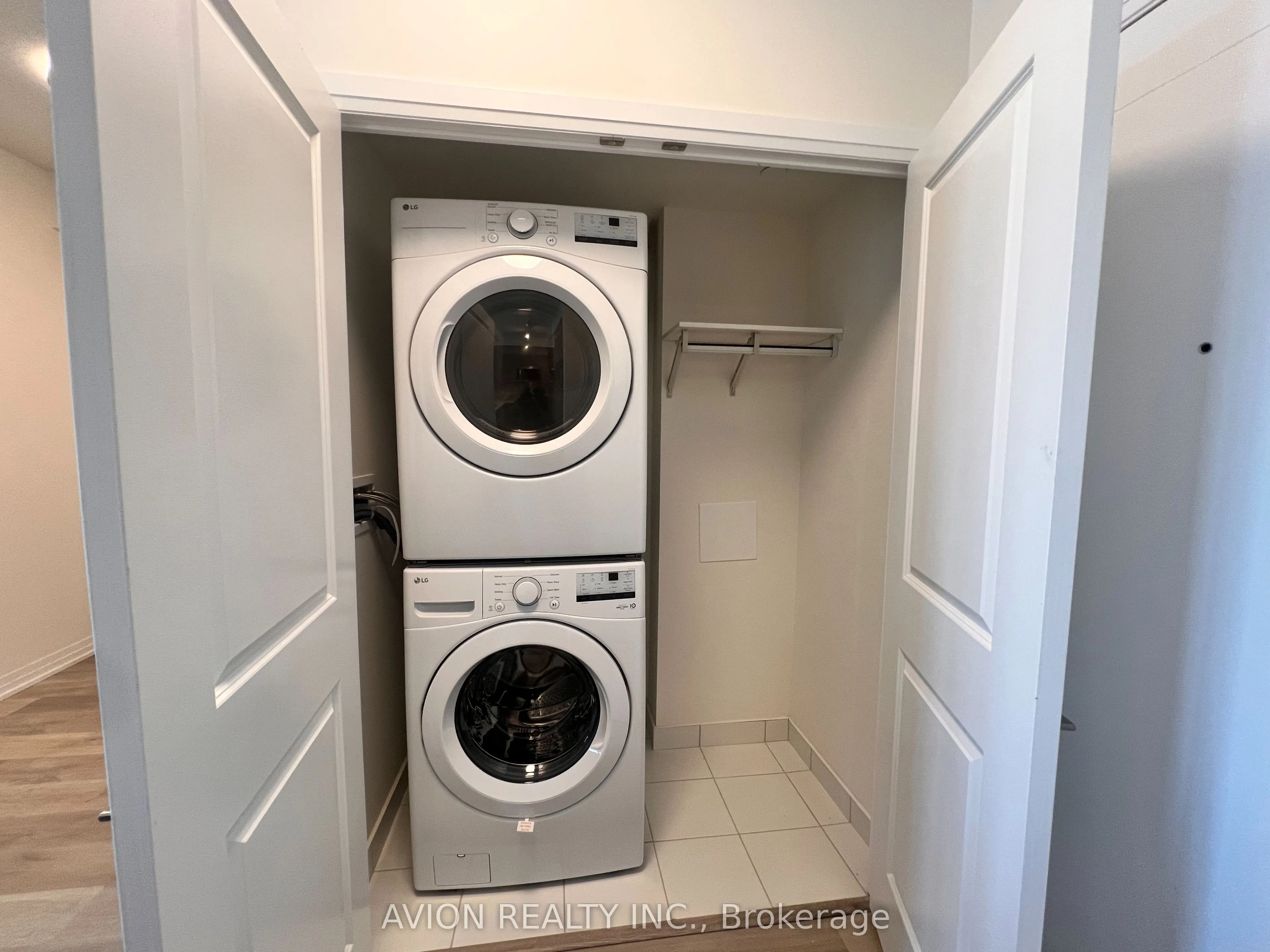 15 Watergarden Drive, #1903