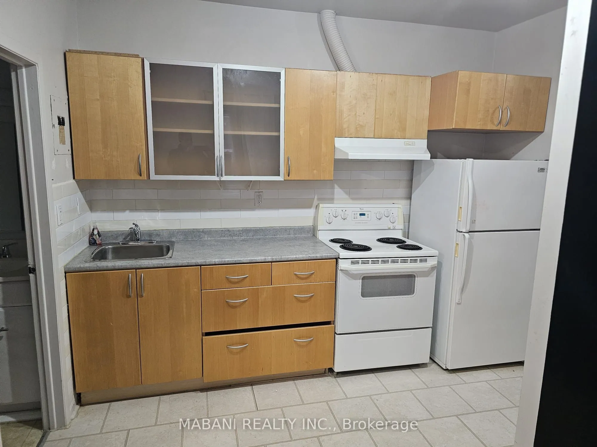 2239 Dundas Street W