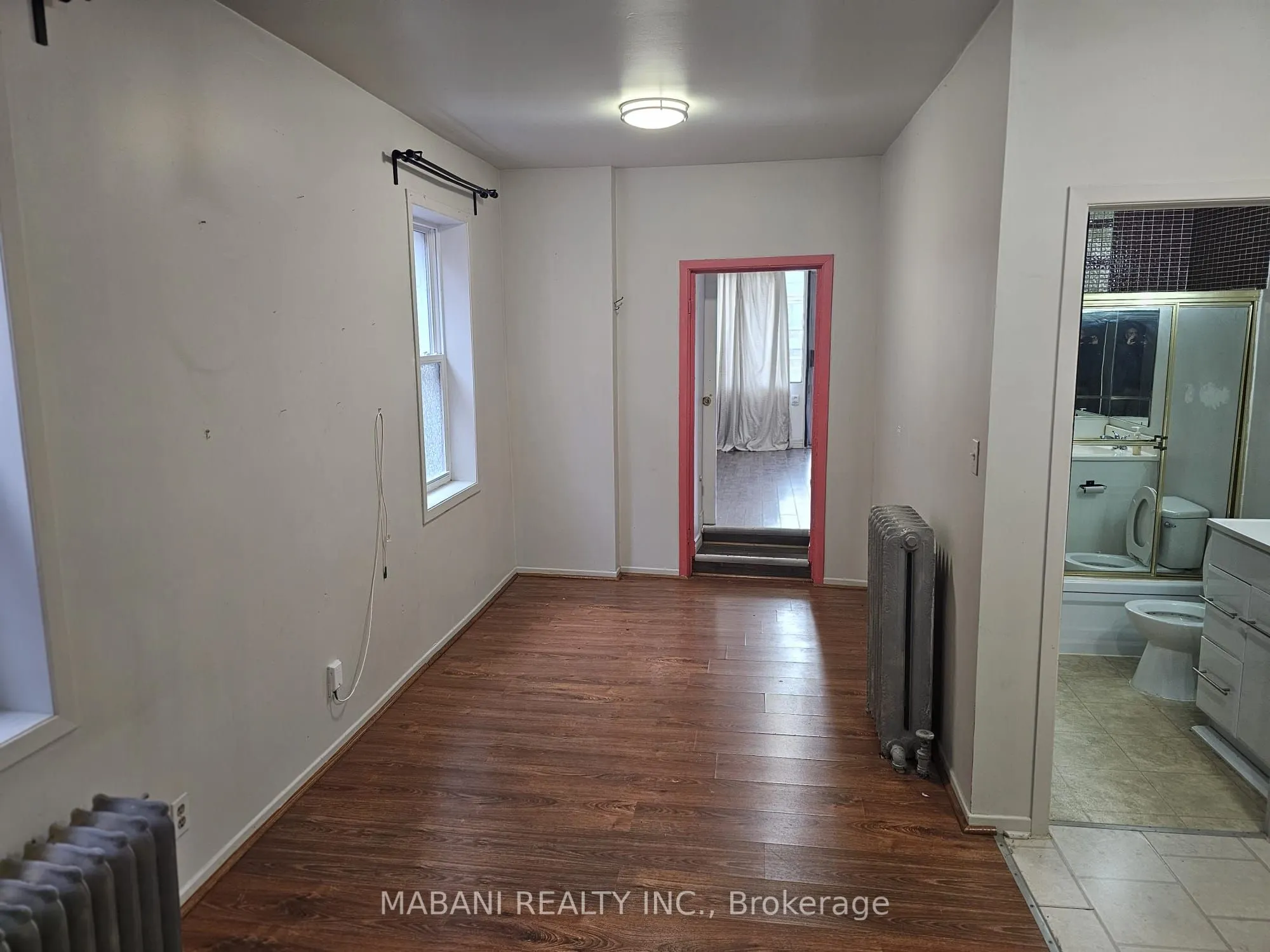 2239 Dundas Street W