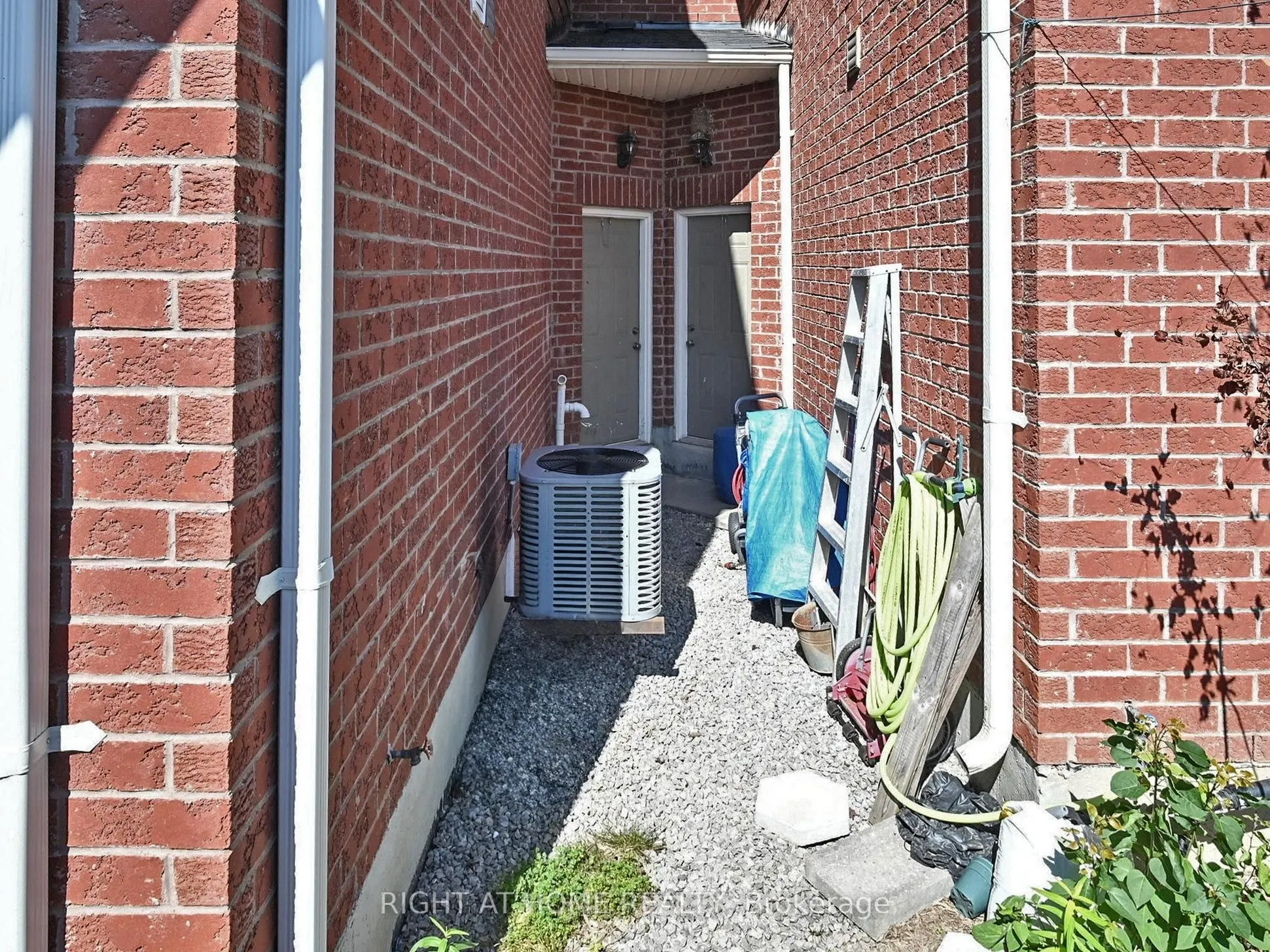 537 Vaughan Court