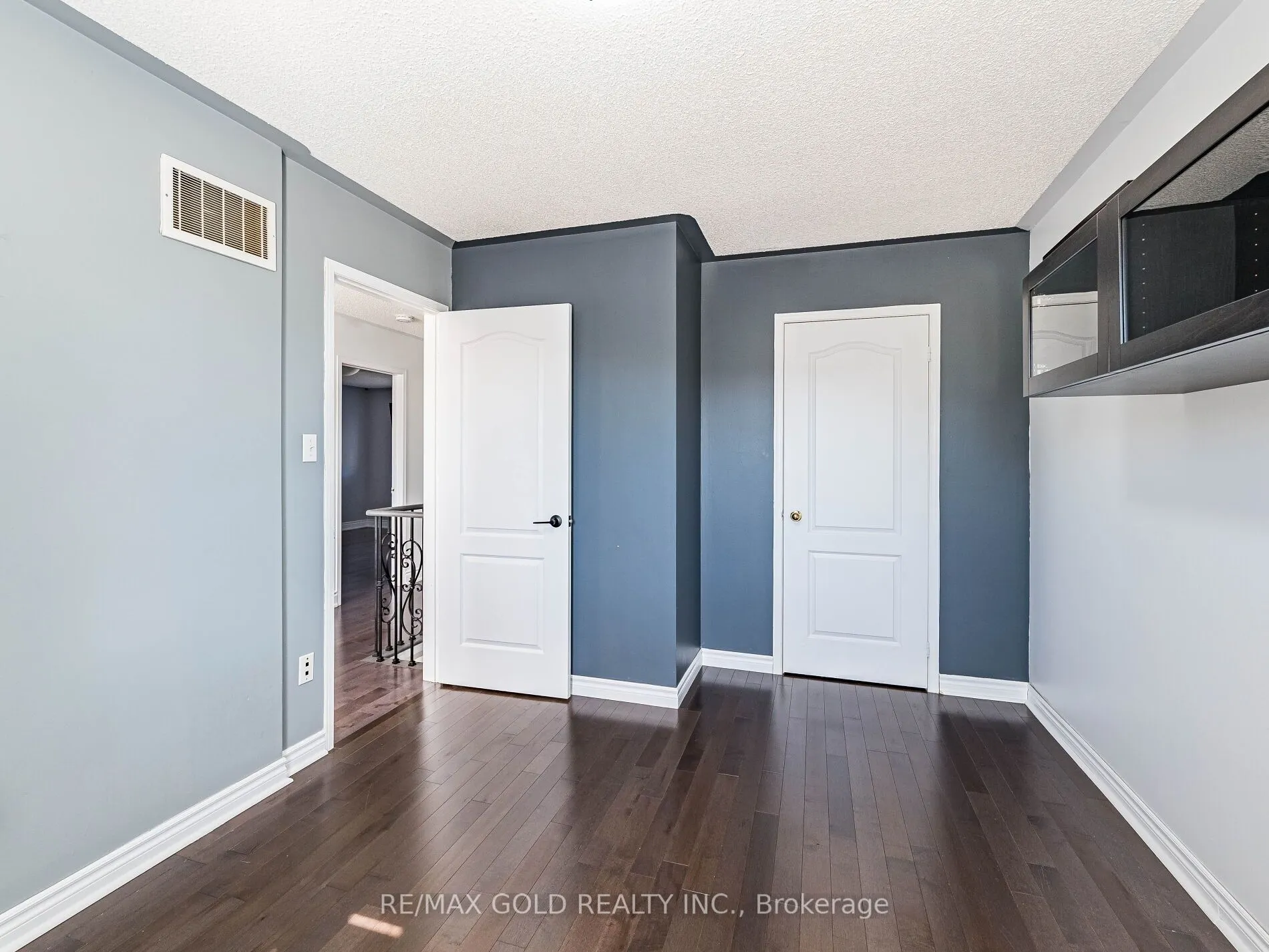 43 Sunnyview Road