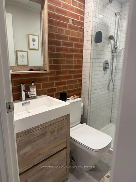 2945 Dundas Street W, #7