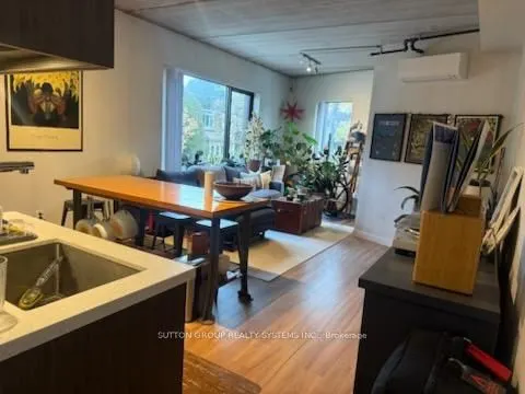 2945 Dundas Street W, #7