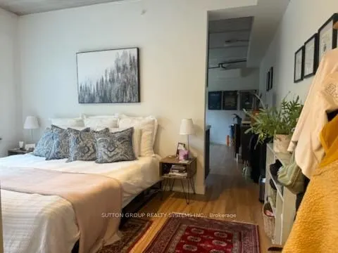 2945 Dundas Street W, #7