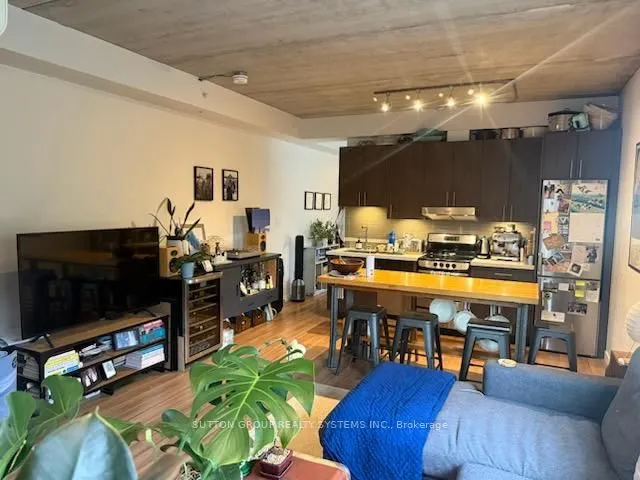 2945 Dundas Street W, #7