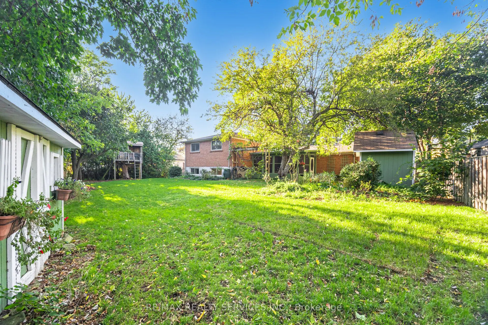 3 Conway Court