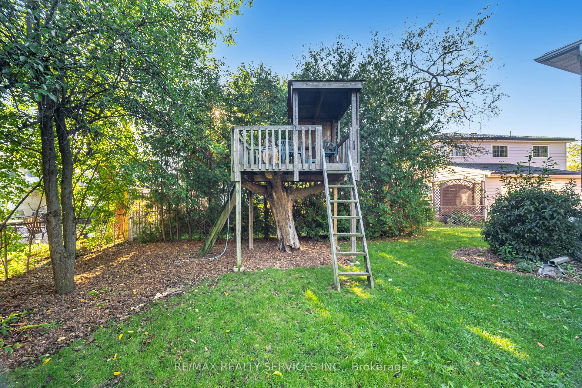 3 Conway Court
