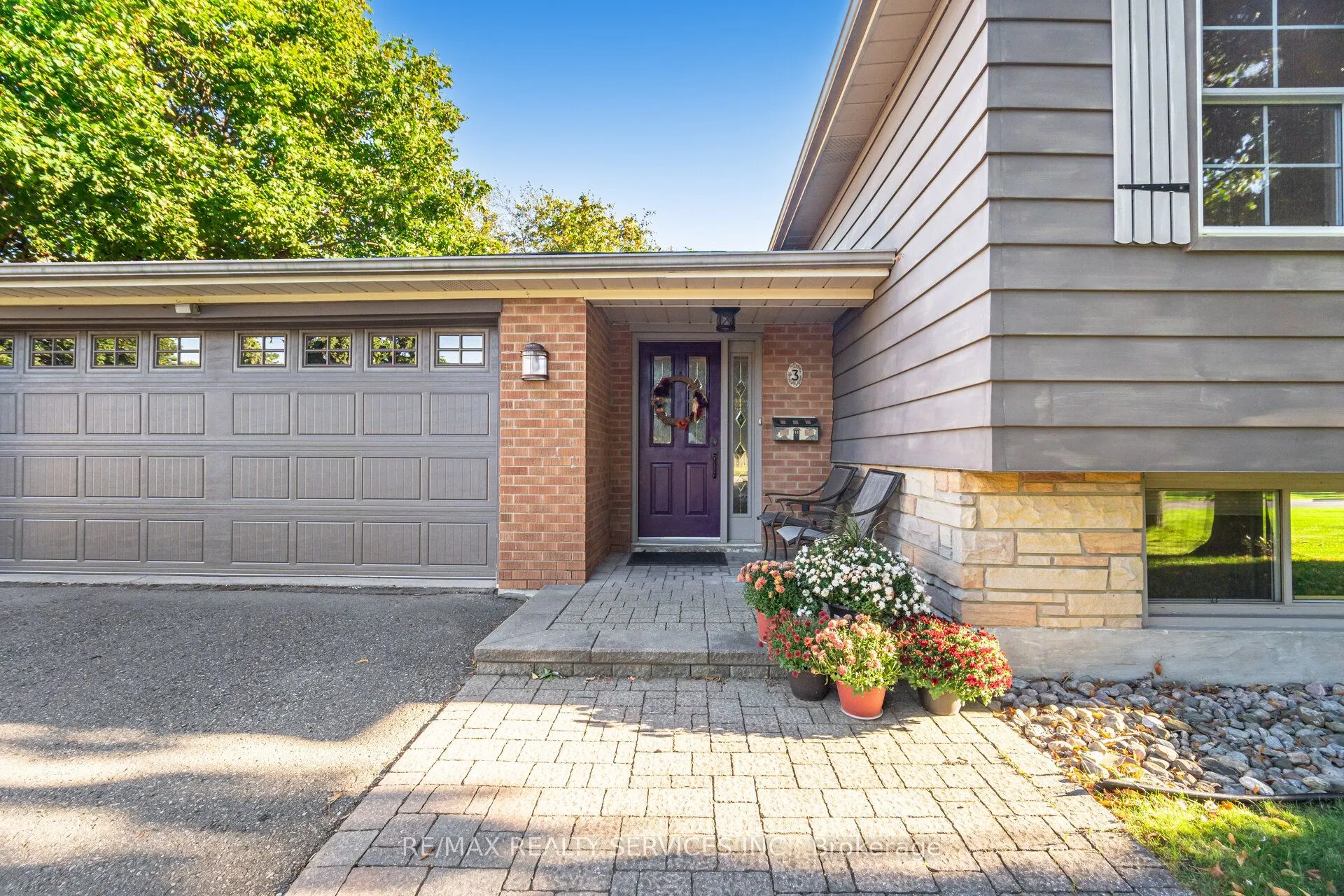 3 Conway Court