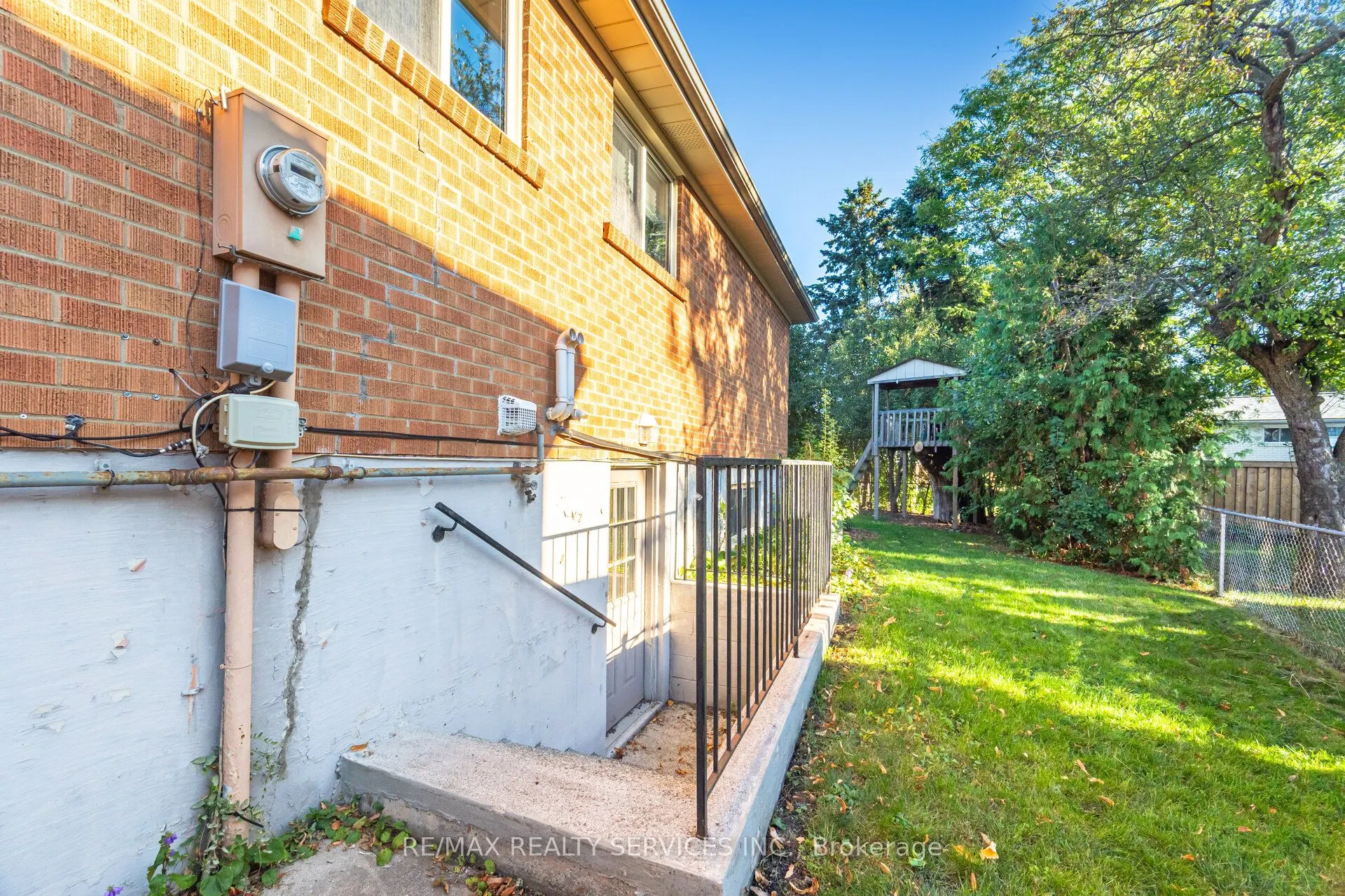 3 Conway Court