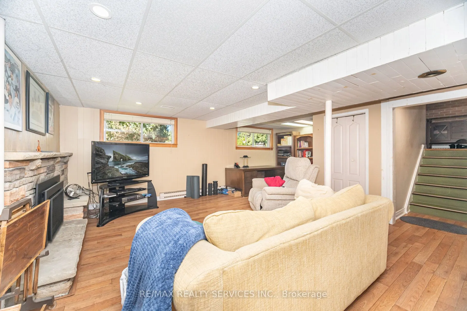 3 Conway Court